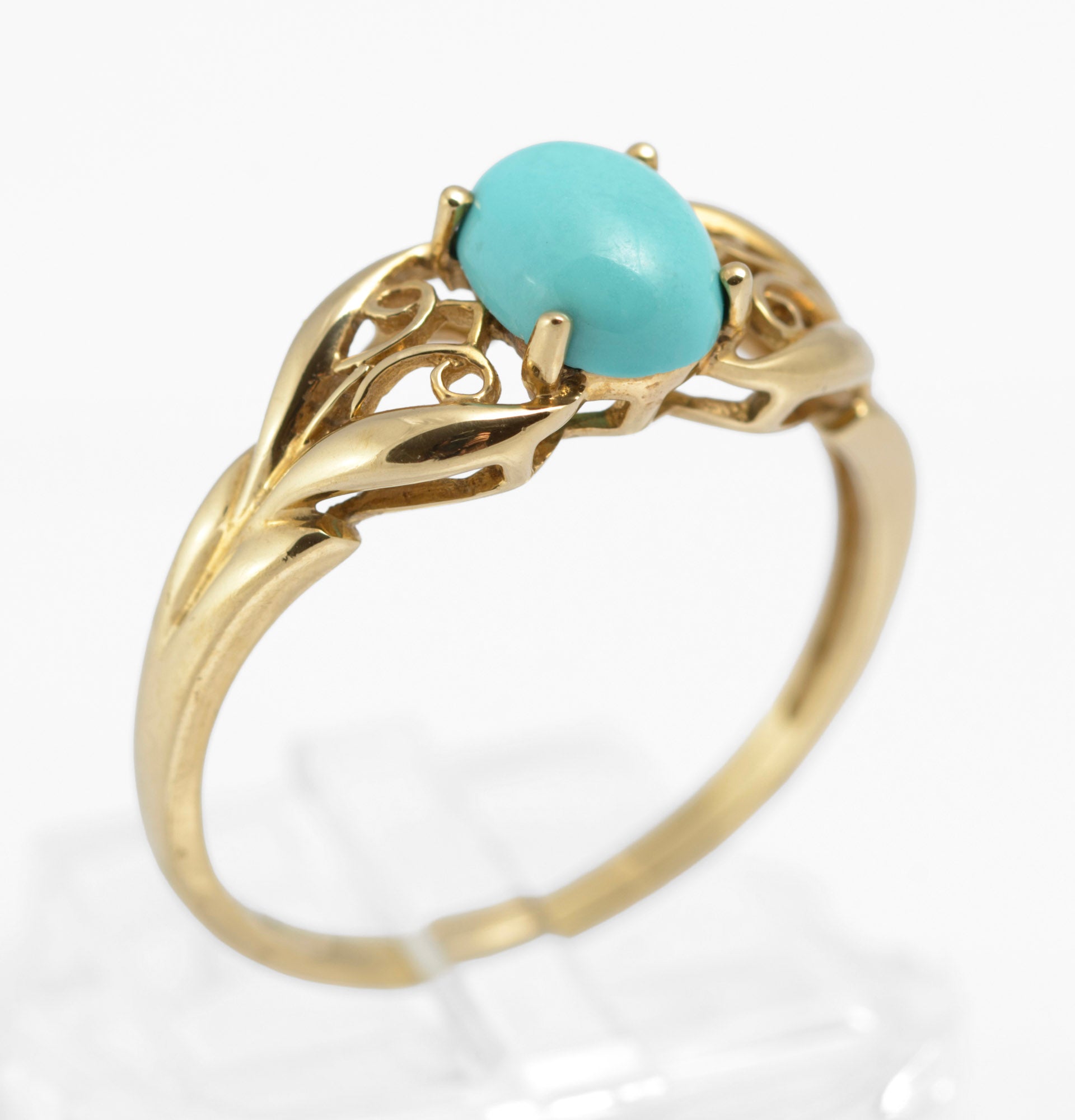 9ct Yellow Gold Ring With Natural Turquoise Cabochon & Filigree Mount Size S (C2905)