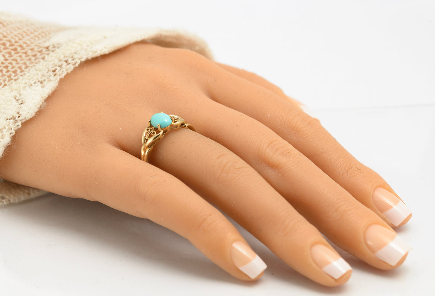 9ct Yellow Gold Ring With Natural Turquoise Cabochon & Filigree Mount Size S (C2905)