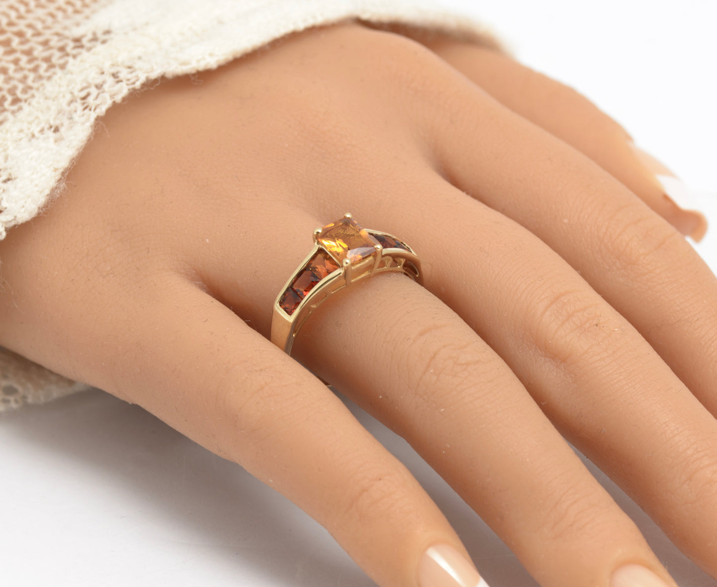 9ct Yellow Gold & Natural Graduated Tone Citrine Set Ring Women's Size V (C2910)