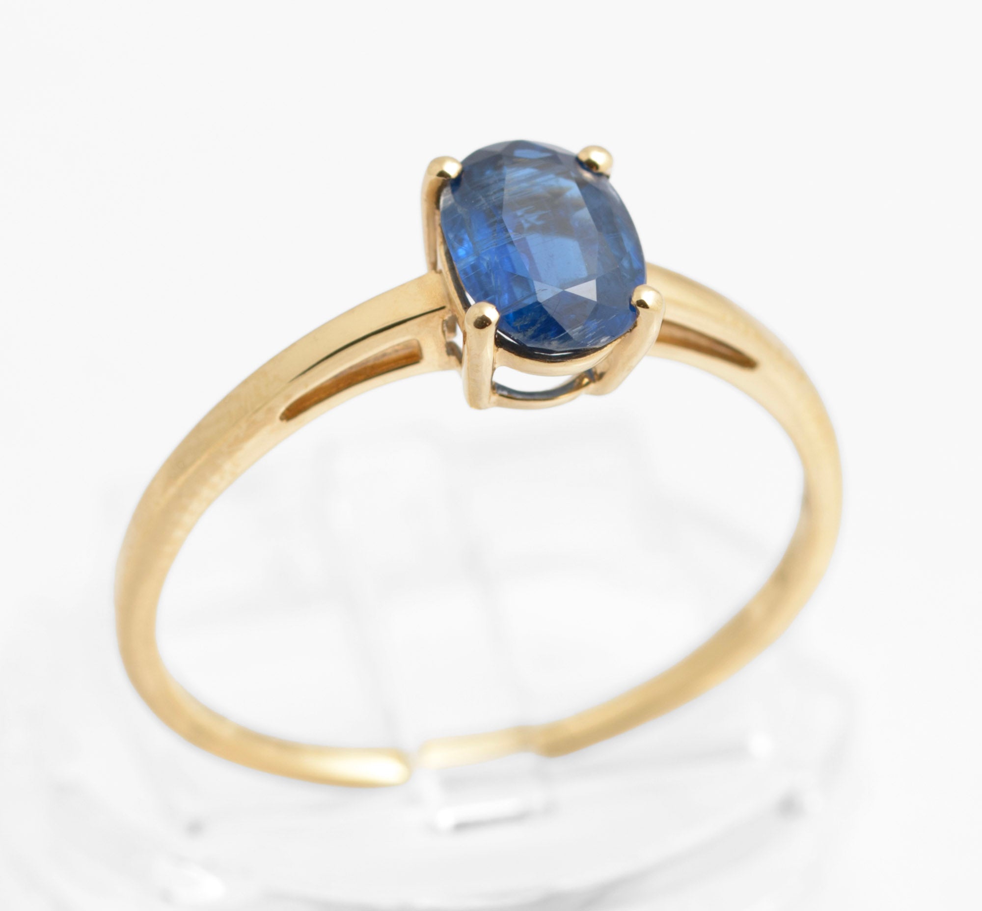 9ct Yellow Gold Solitaire Ring With 1.3 Carat Natural Blue Sapphire Size T1/2 (C2912)