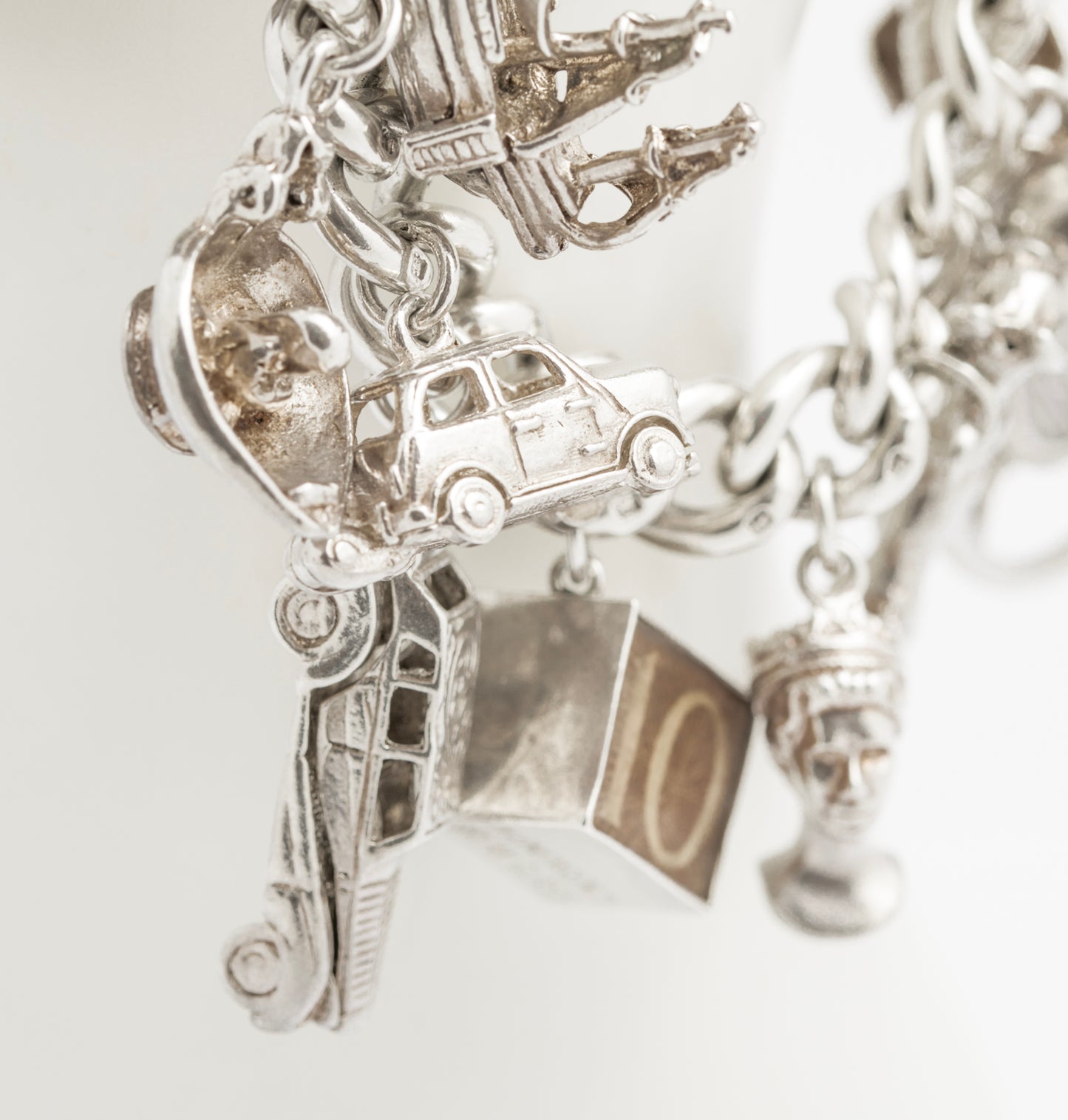 Vintage Sterling Silver Large Curb Chain 16 Charm Bracelet Hallmarked 1965 (C2915)
