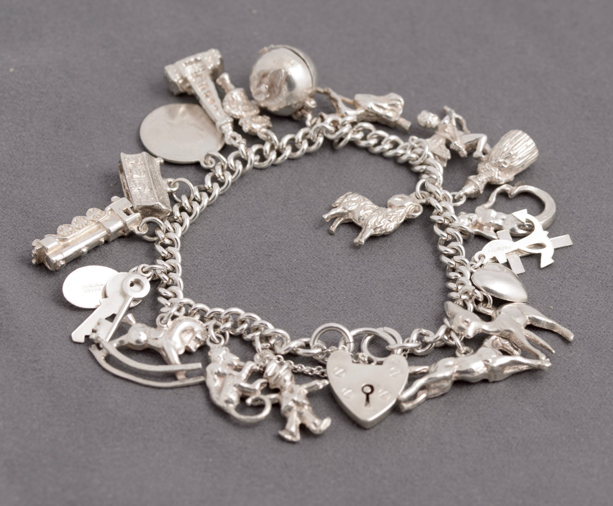 Vintage Traditional Sterling Silver Charm Bracelet 19 Charms Heart Padlock Clasp (C2921)