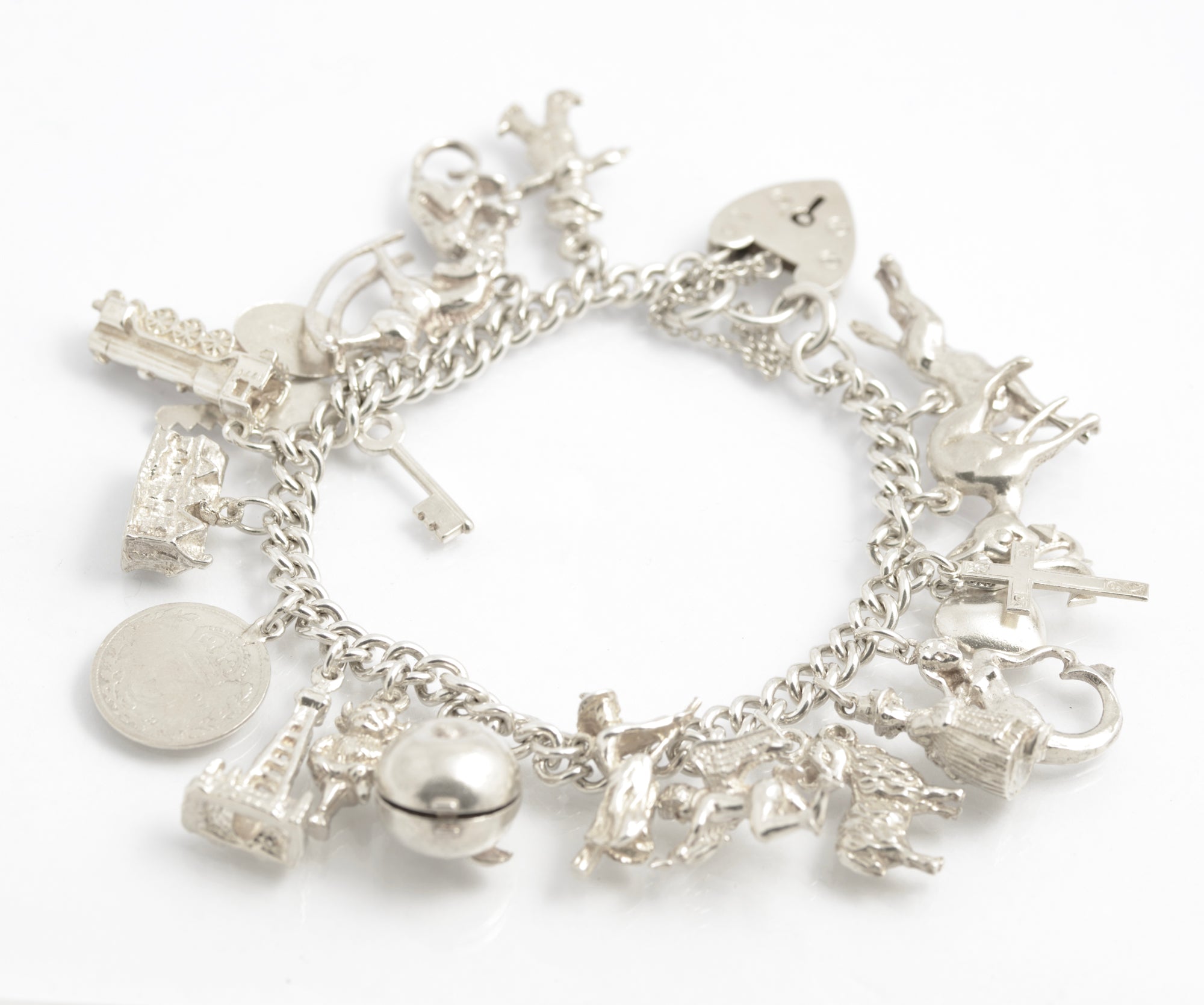 Vintage Traditional Sterling Silver Charm Bracelet 19 Charms Heart Padlock Clasp (C2921)