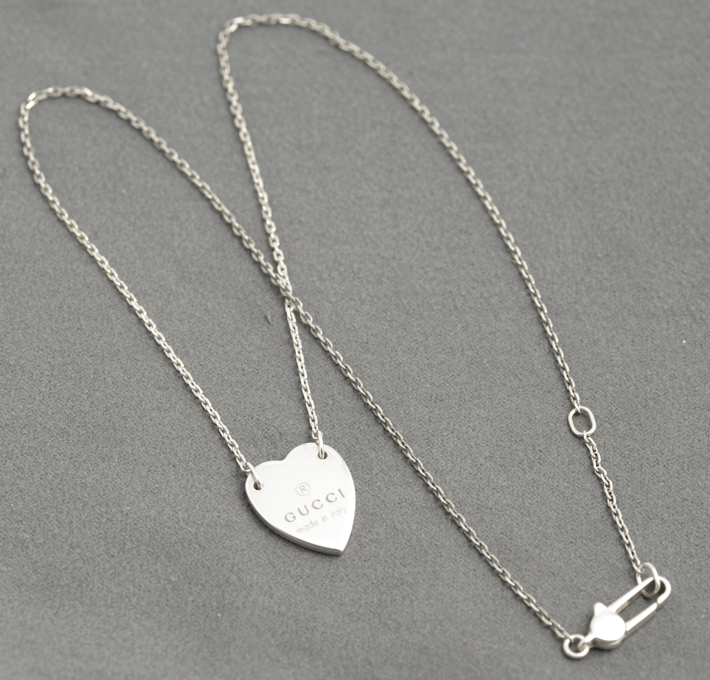 Genuine Vintage Gucci Sterling Silver Heart Tag Pendant Necklace (C2922)