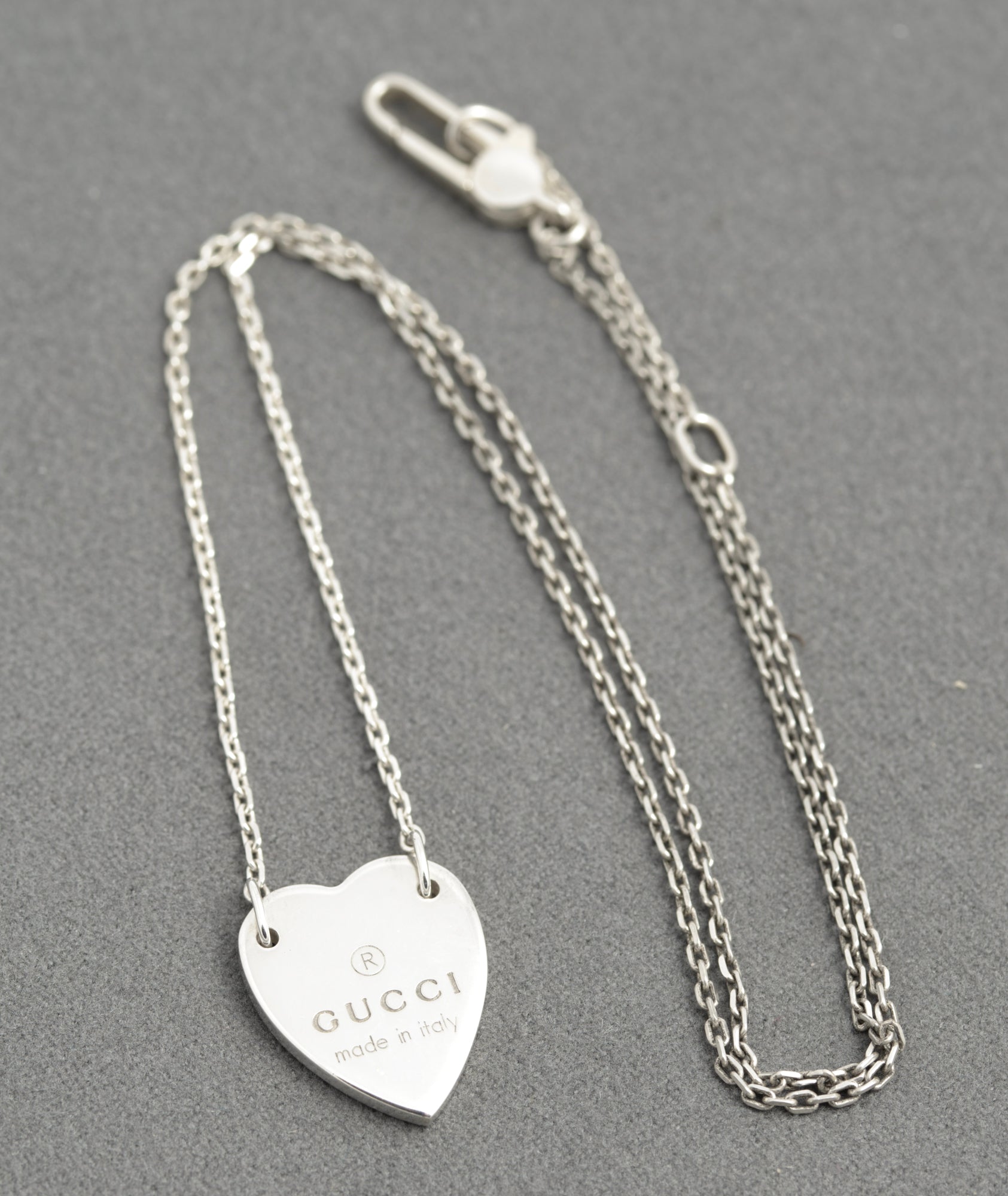 Genuine Vintage Gucci Sterling Silver Heart Tag Pendant Necklace (C2922)