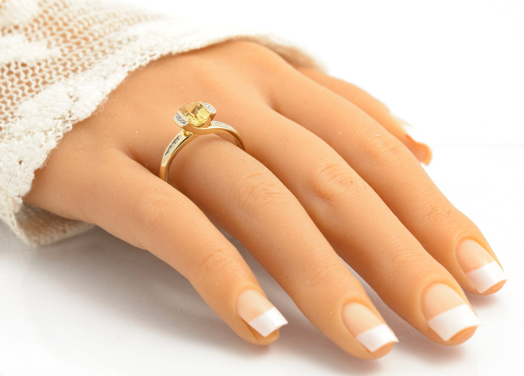 9ct Gold Ring With Natural Lemon Yellow Citrine Gemstone & Diamond Sides Size V (C2924)