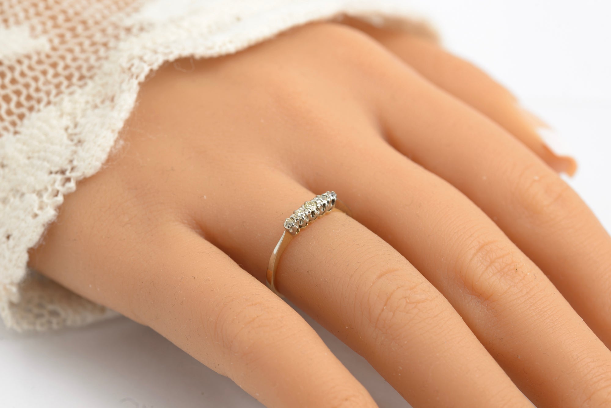Antique 18ct Gold & Platinum 5 Natural Diamond Line Ring UK Size N (C2925)