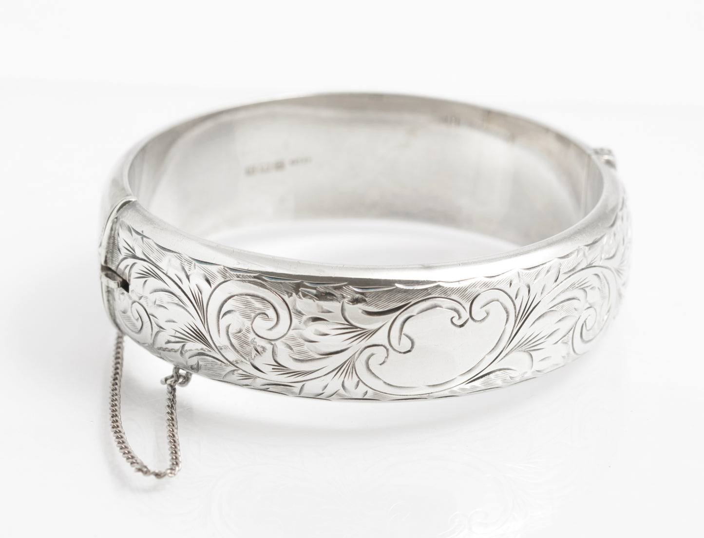 Vintage Sterling Silver Hinged Bangle - Harrods Hallmark 1961 Foliate Design (C2931)