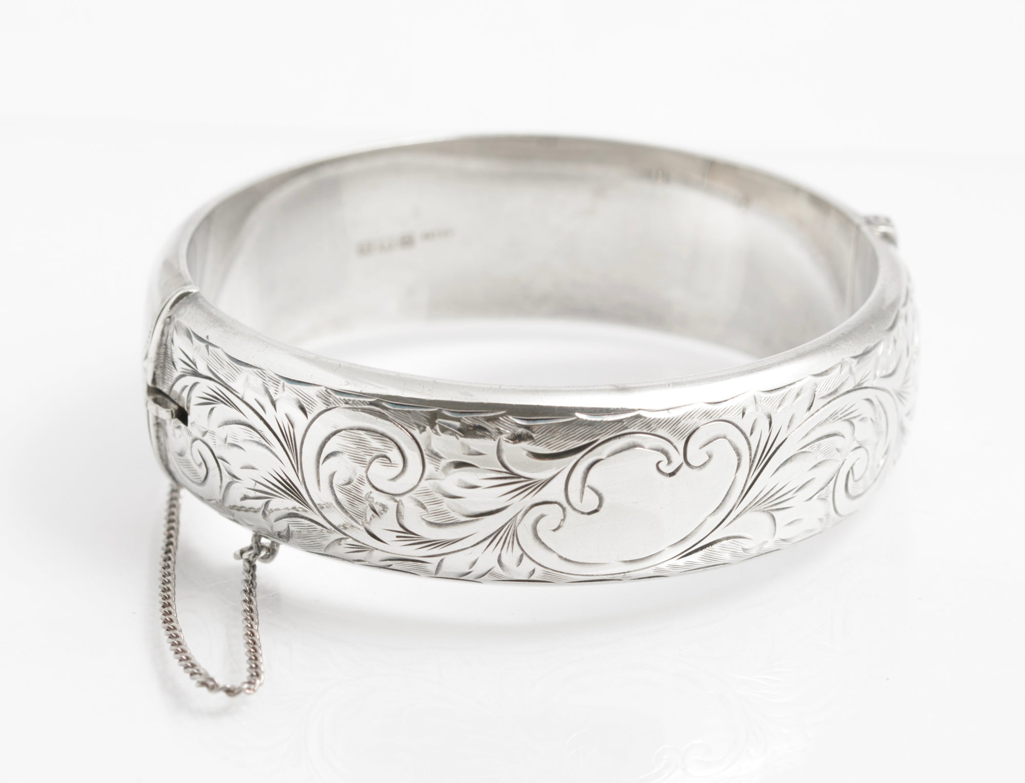 Vintage Sterling Silver Hinged Bangle - Harrods Hallmark 1961 Foliate Design (C2931)