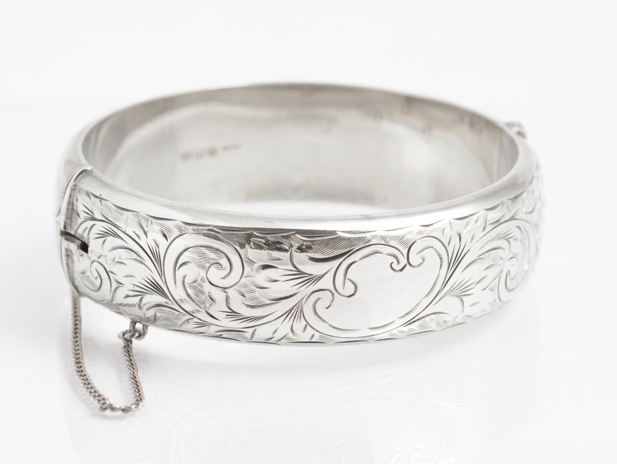Vintage Sterling Silver Hinged Bangle - Harrods Hallmark 1961 Foliate Design (C2931)