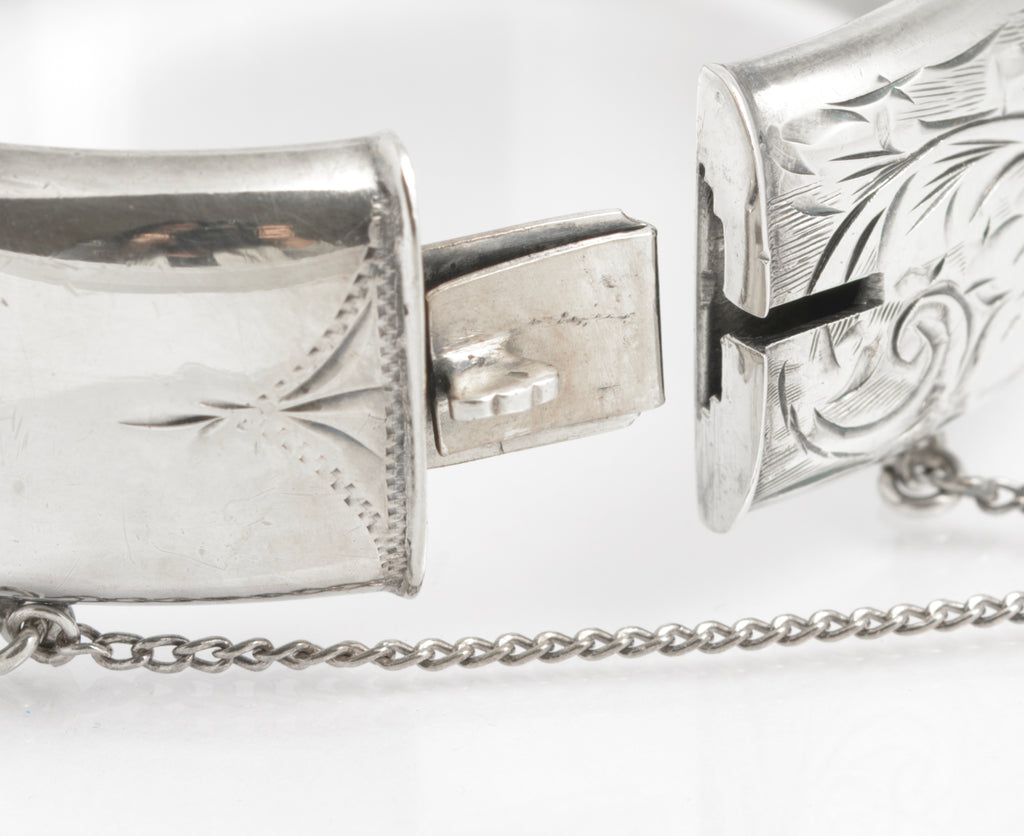 Vintage Sterling Silver Hinged Bangle - Harrods Hallmark 1961 Foliate Design (C2931)