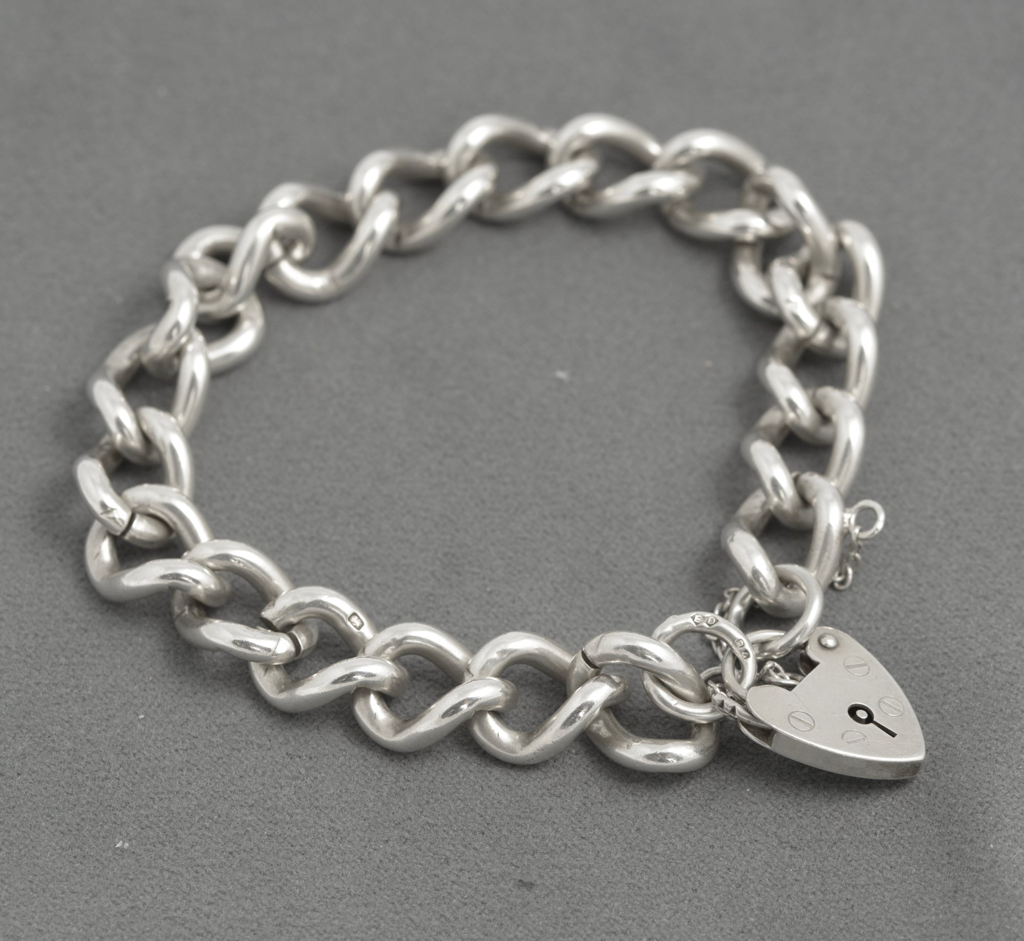 Vintage Sterling Silver Heavy Curb (Charm) Chain Bracelet - Padlock Clasp 1975 (C2935)