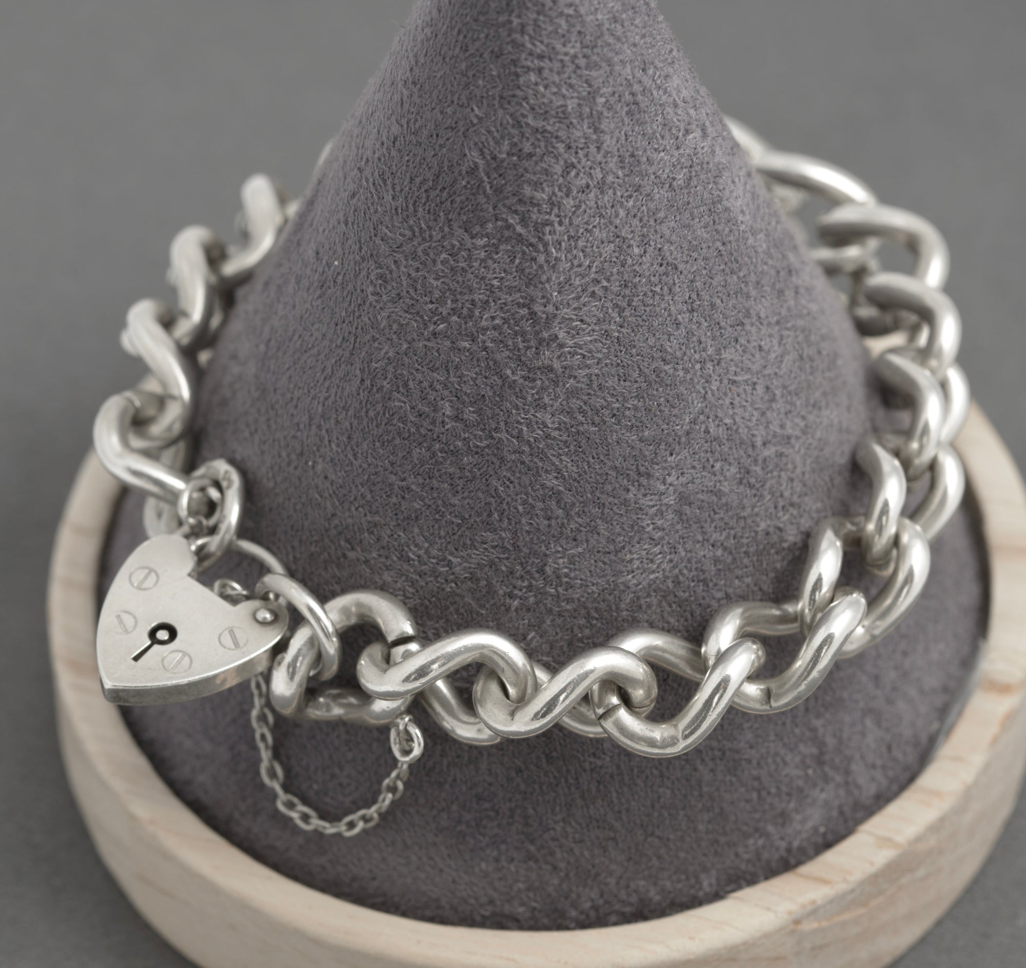 Vintage Sterling Silver Heavy Curb (Charm) Chain Bracelet - Padlock Clasp 1975 (C2935)