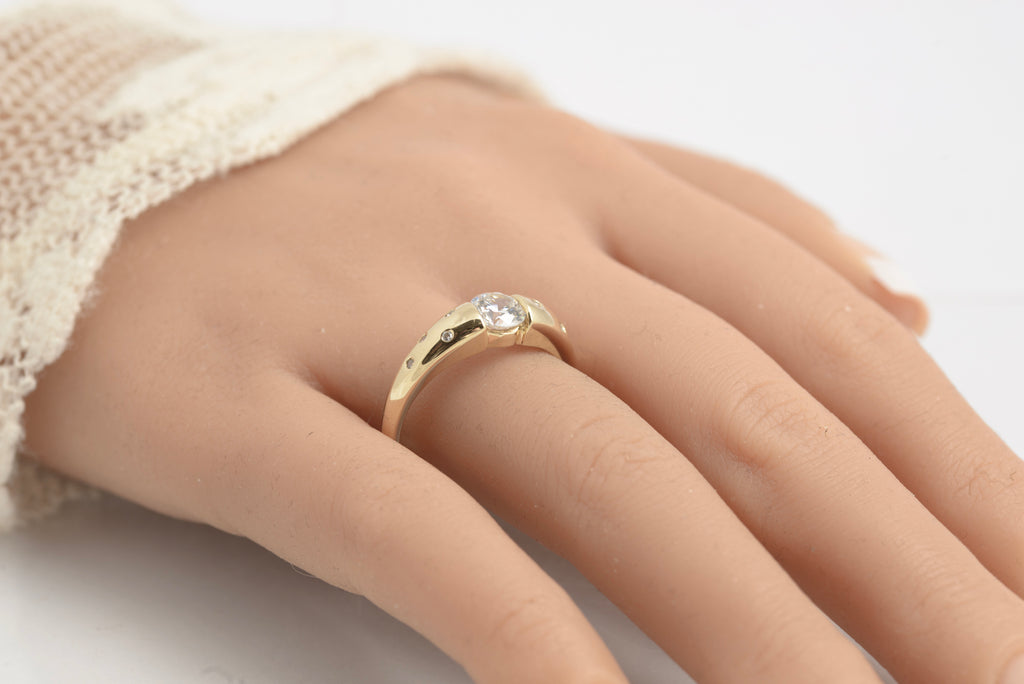 14ct Gold CZ Diamonique Ring - Flush Set Shoulder Gems - QVC 2004 Size U 1/2 (C2934)