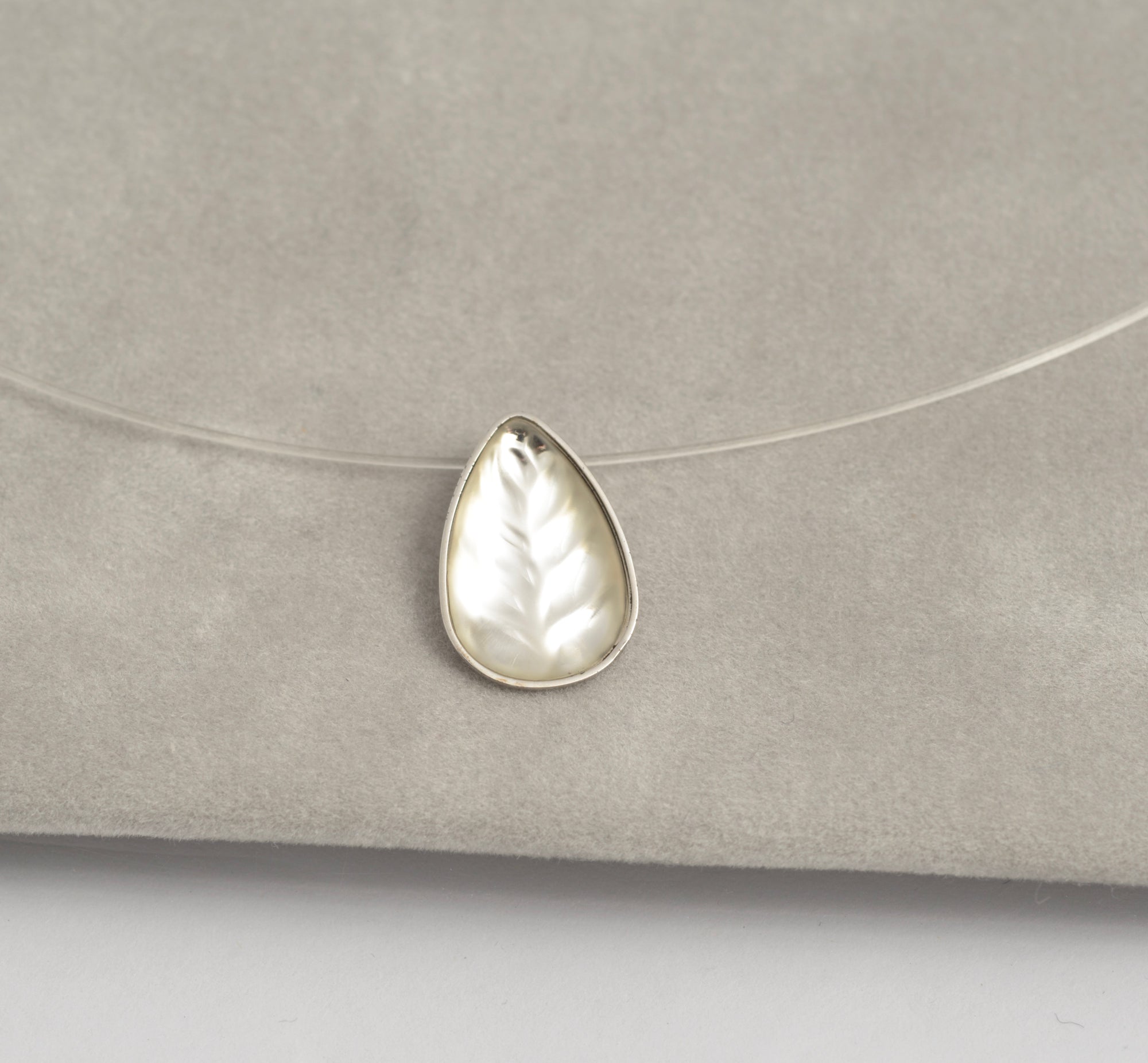 Vintage Lalique Glass Heliconia Pendant Necklace 80's/90's with Original Pouch (C2935)