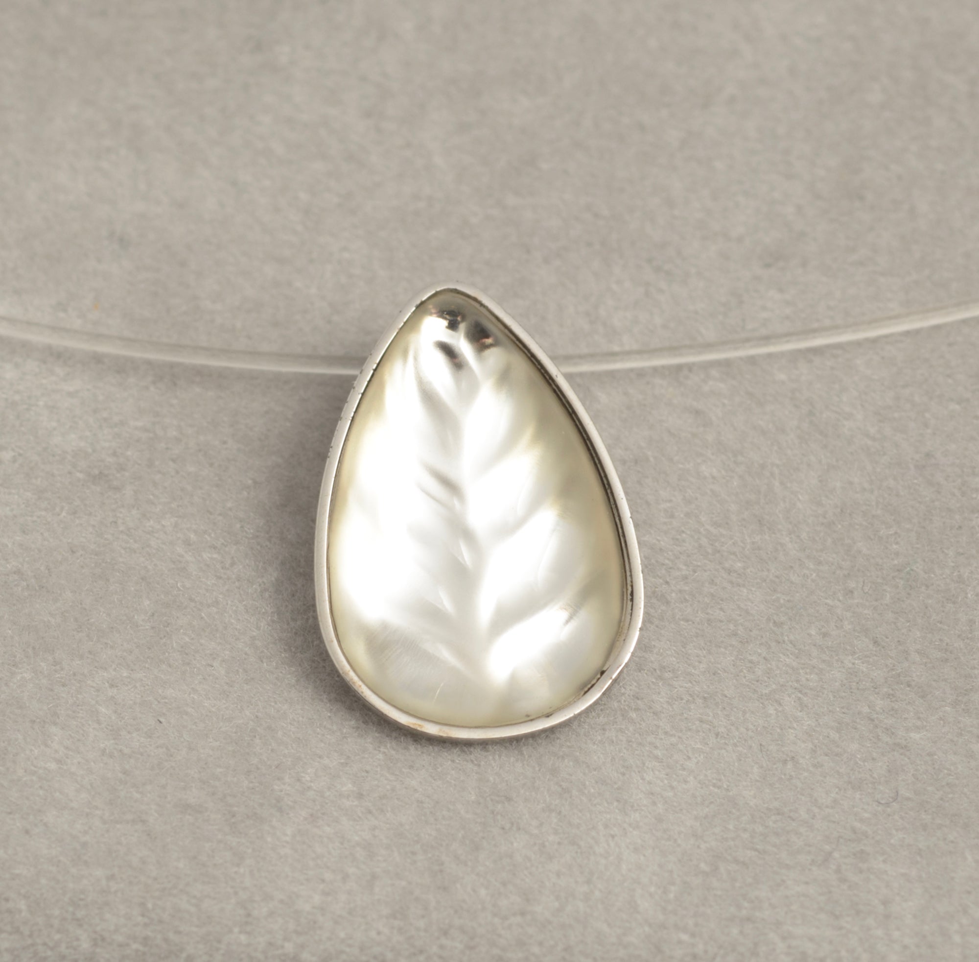 Vintage Lalique Glass Heliconia Pendant Necklace 80's/90's with Original Pouch (C2935)