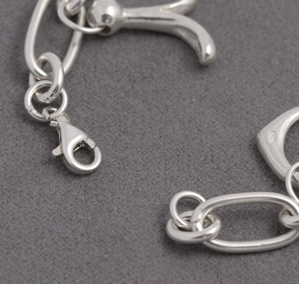 Contemporary Sterling Silver Trombone Link Charm Bracelet – 925 Marked – 18 cm (C2936)