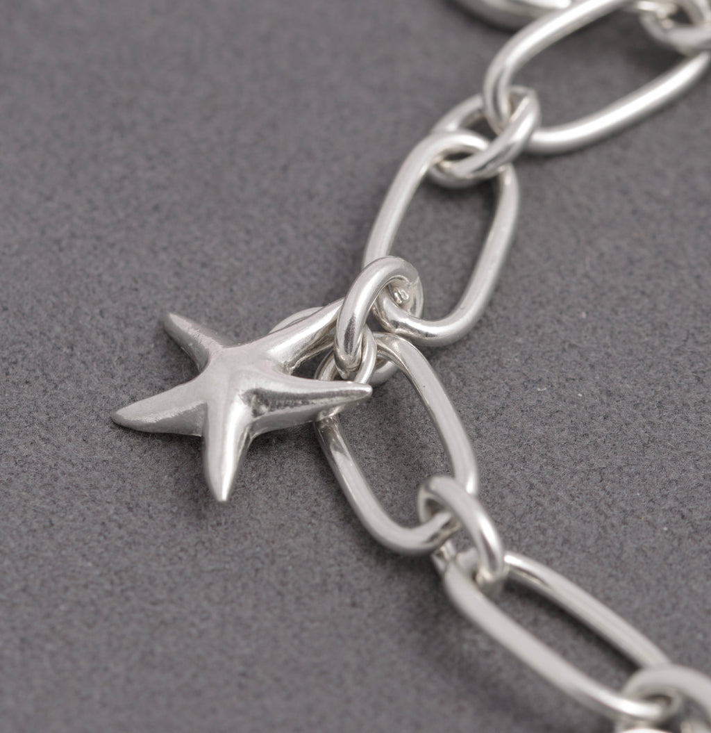 Contemporary Sterling Silver Trombone Link Charm Bracelet – 925 Marked – 18 cm (C2936)