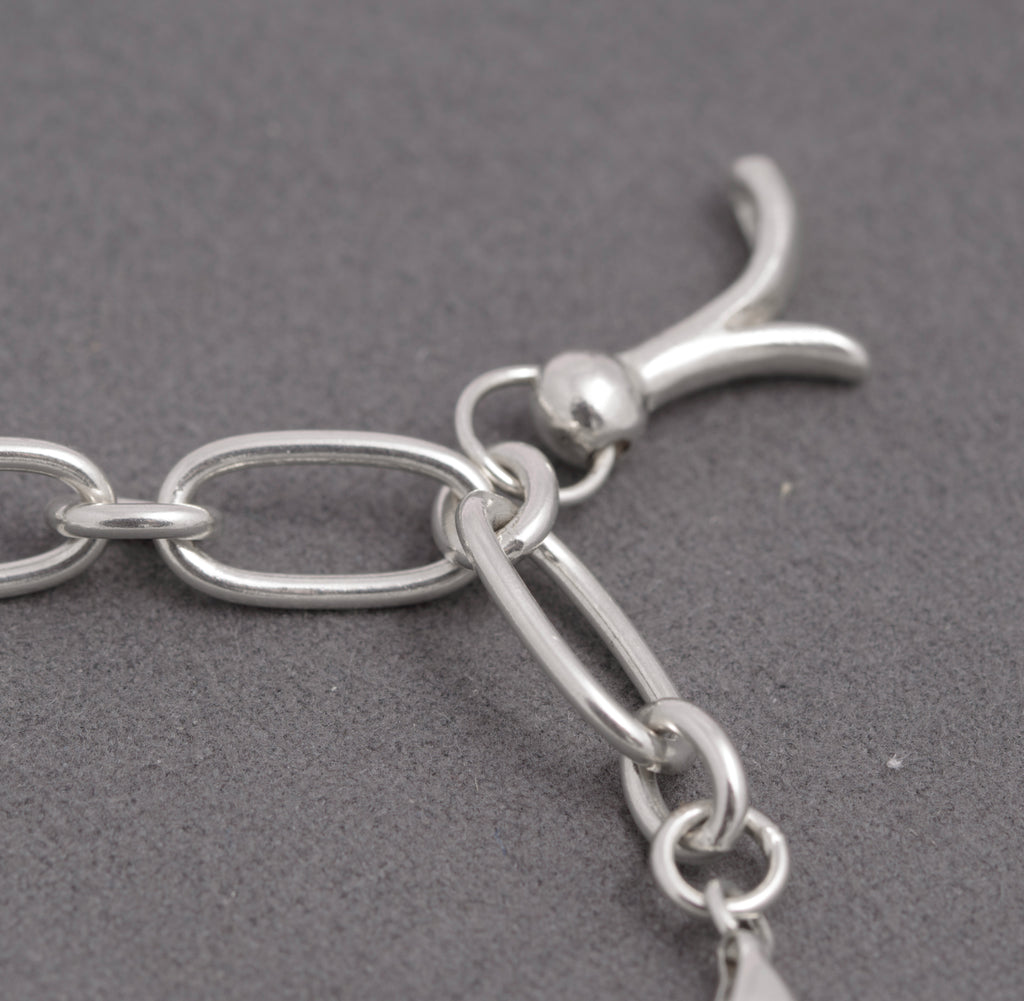 Contemporary Sterling Silver Trombone Link Charm Bracelet – 925 Marked – 18 cm (C2936)