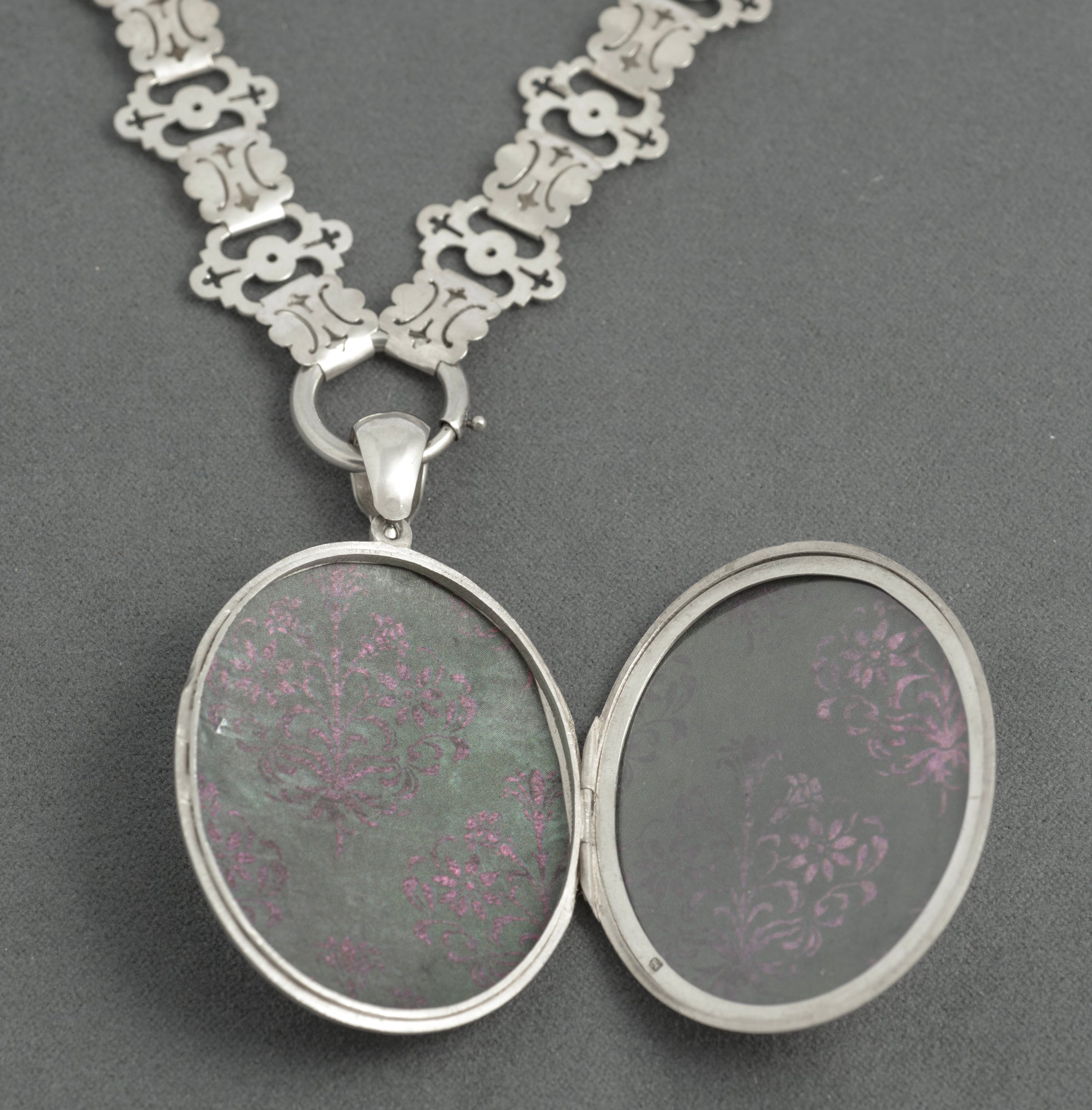 Victorian Antique Sterling Silver Photo Locket 1880 on Book Chain Necklace (C2941)