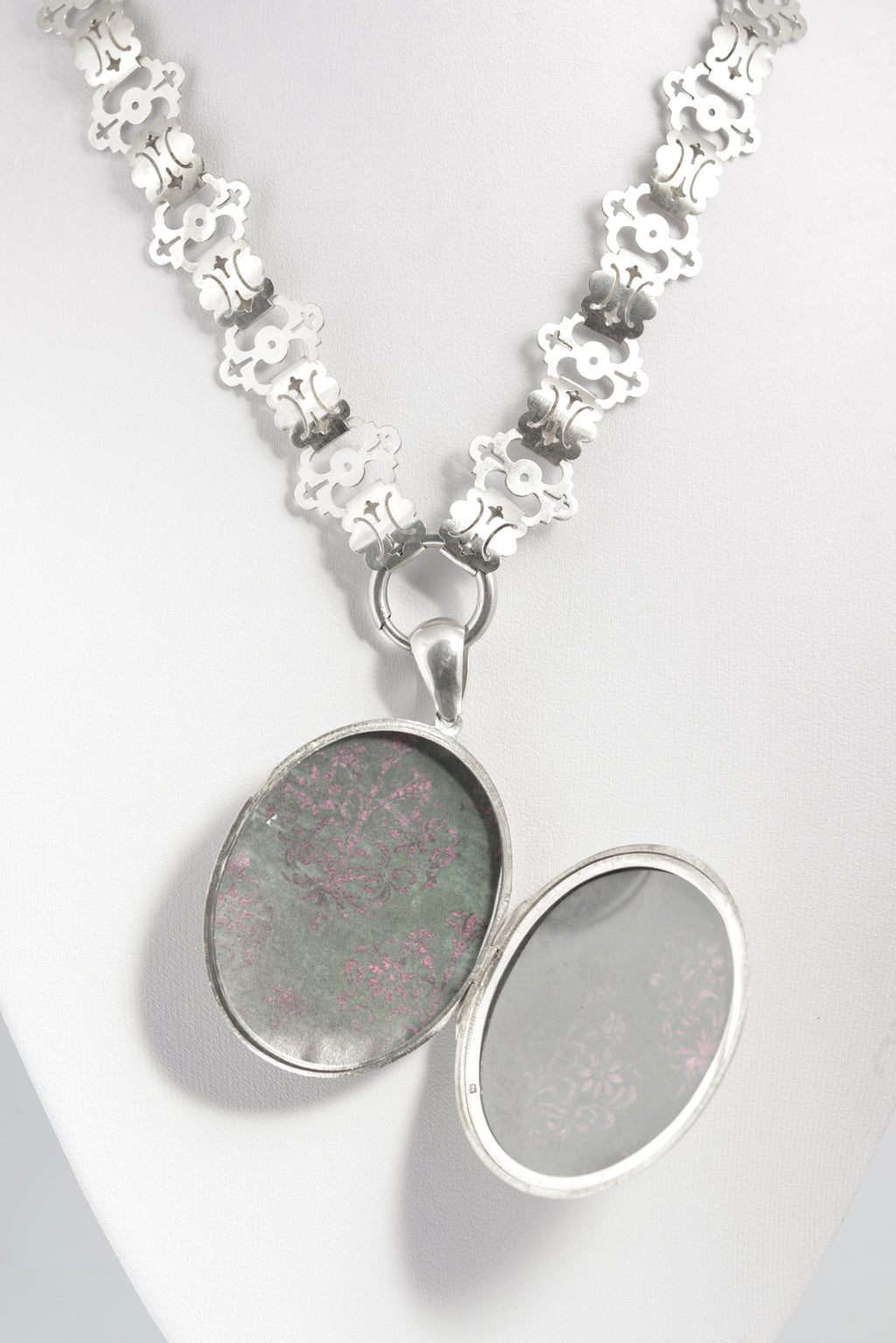 Victorian Antique Sterling Silver Photo Locket 1880 on Book Chain Necklace (C2941)