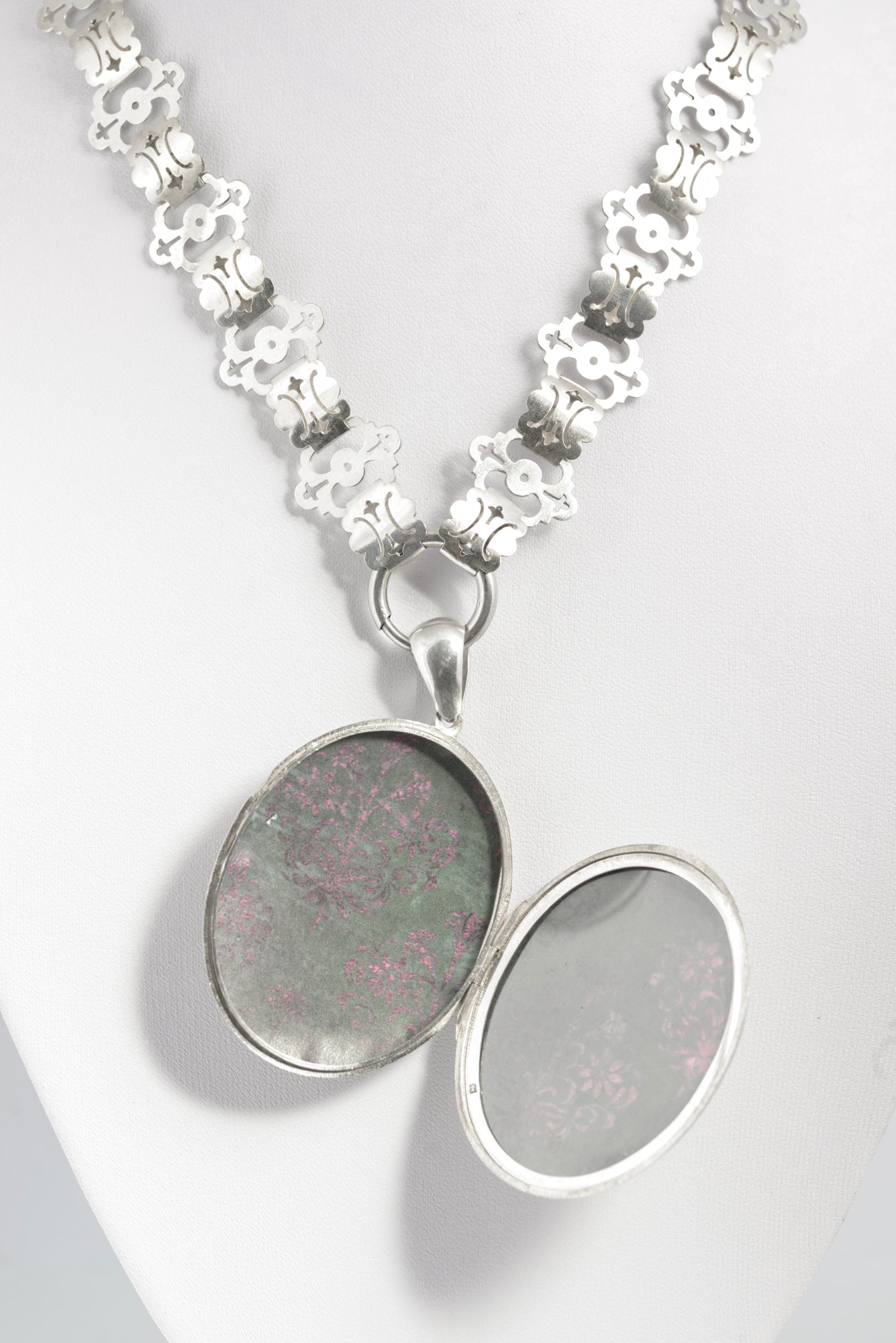 Victorian Antique Sterling Silver Photo Locket 1880 on Book Chain Necklace (C2941)