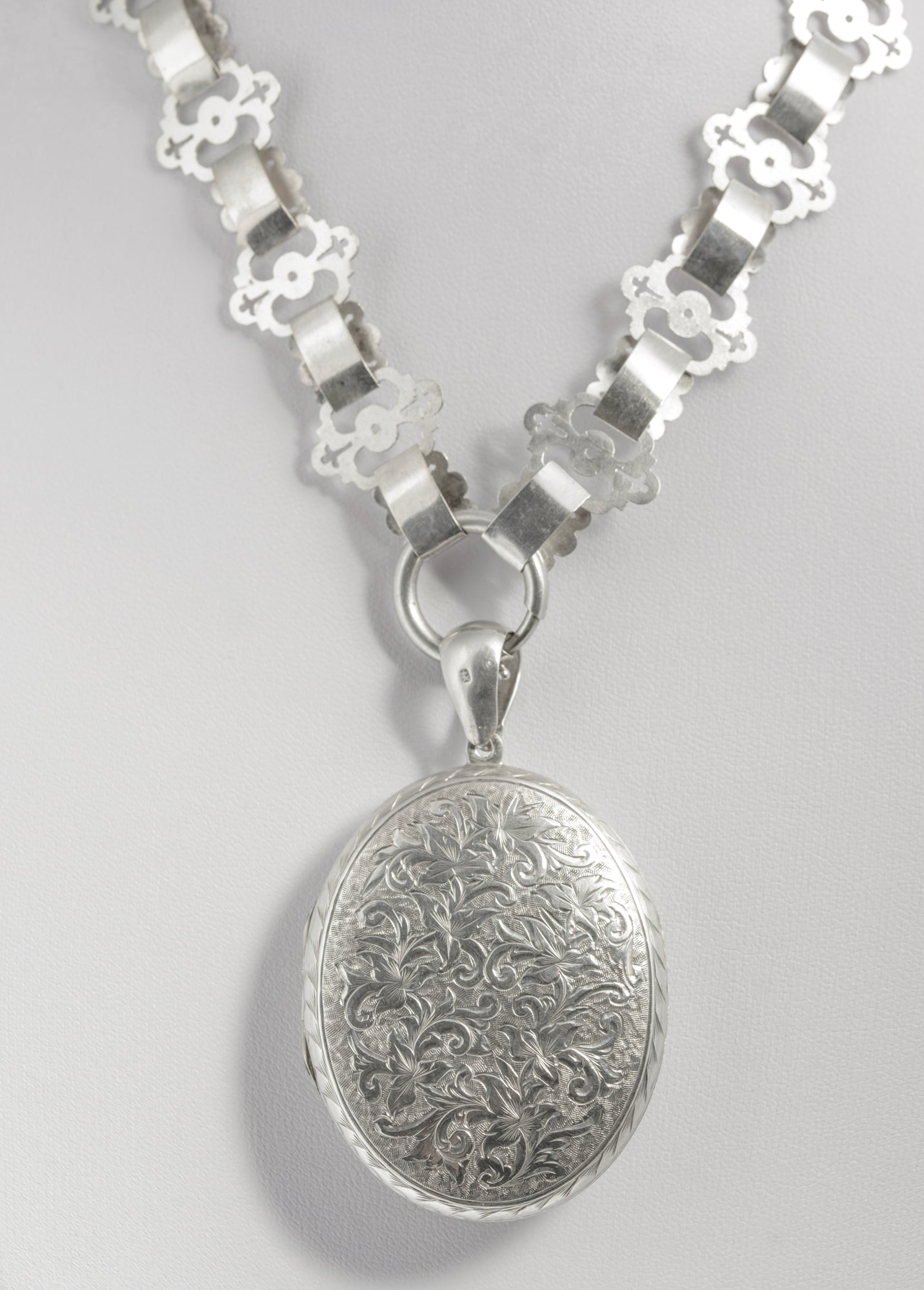 Victorian Antique Sterling Silver Photo Locket 1880 on Book Chain Necklace (C2941)