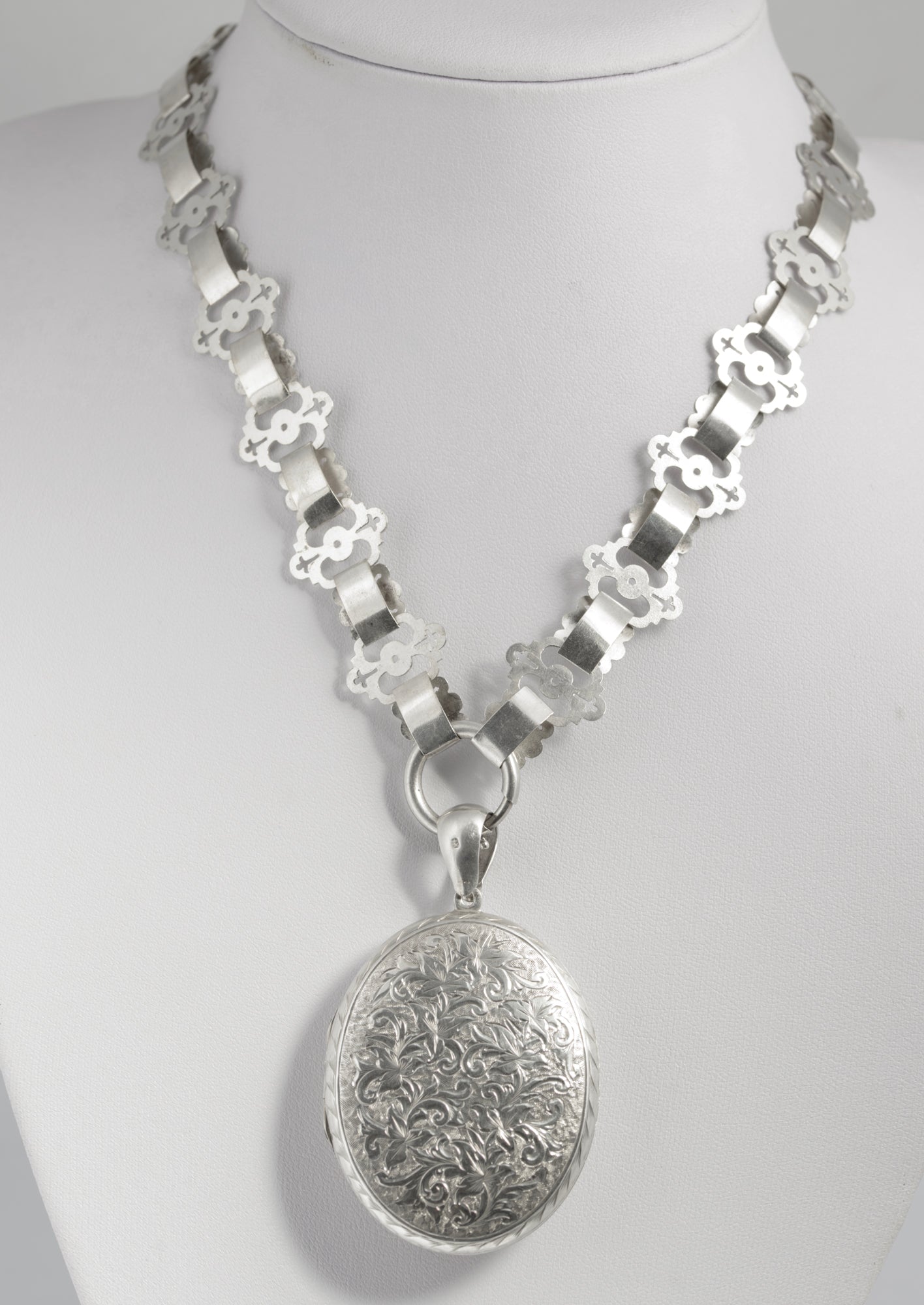 Victorian Antique Sterling Silver Photo Locket 1880 on Book Chain Necklace (C2941)