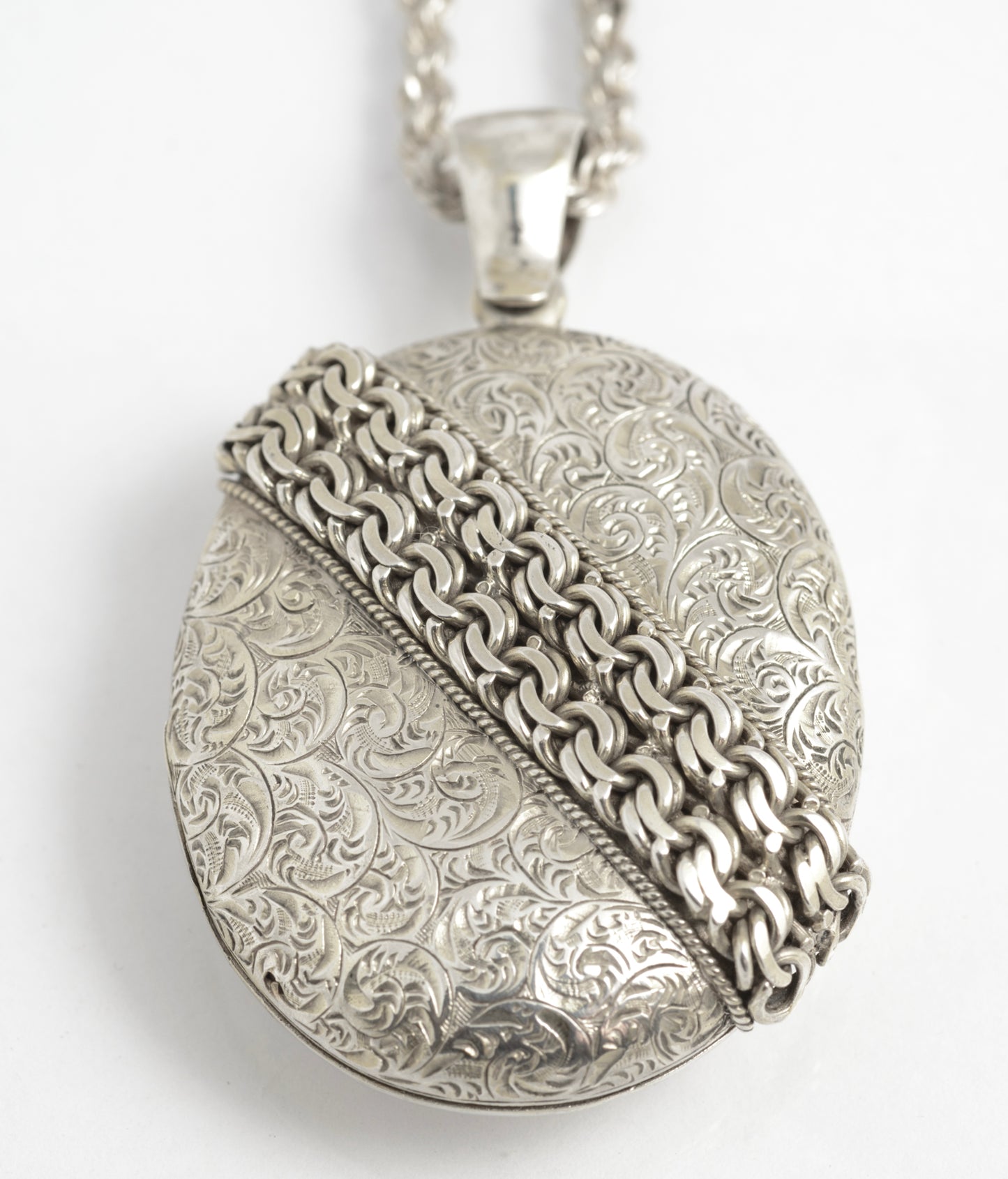 Antique Victorian Sterling Silver Ornate Engraved Locket & Fancy Chain Necklace (C2942)