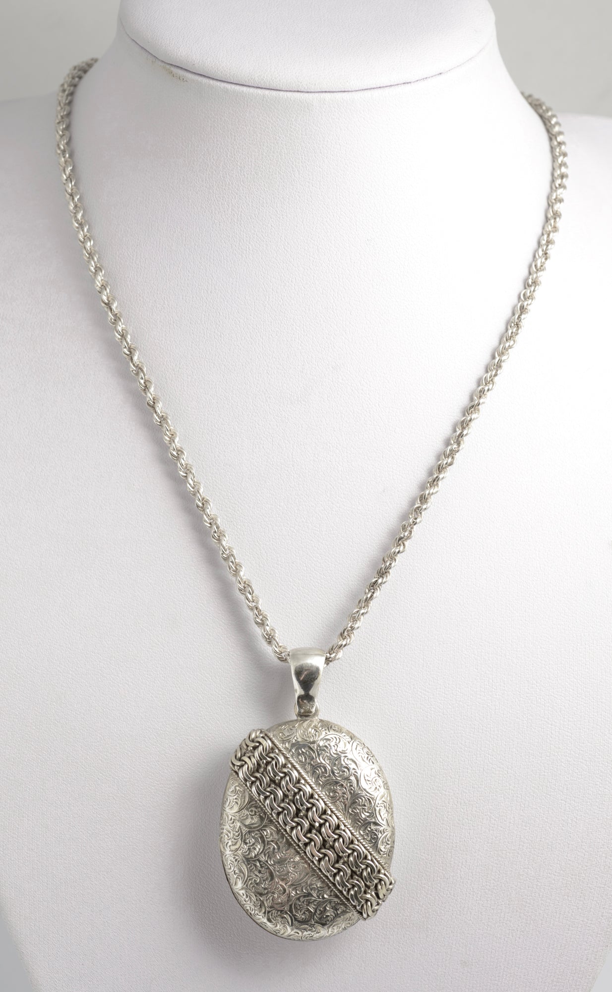 Antique Victorian Sterling Silver Ornate Engraved Locket & Fancy Chain Necklace (C2942)