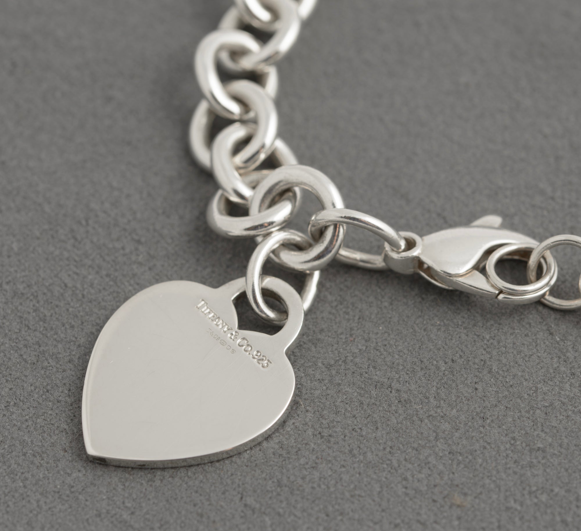 Tiffany & Co Sterling Silver Heart Tag Bracelet 2004 Hallmarked Boxed & Pouch (C2946)
