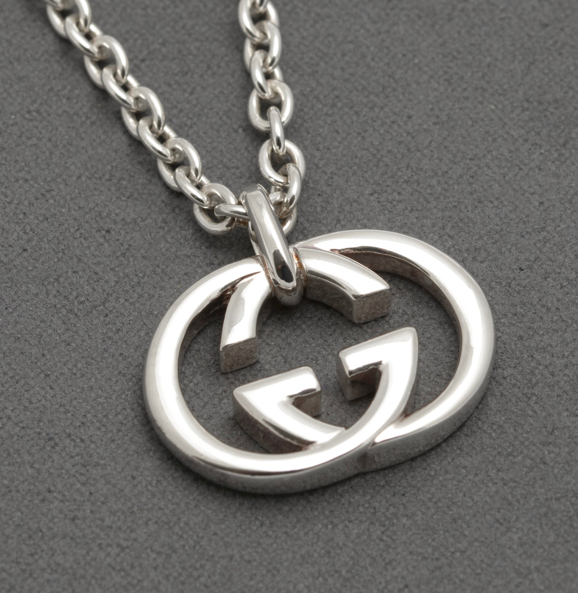 Gucci Double G Heavy Sterling Silver Pendant Necklace - Boxed 925 Italian (C2953)