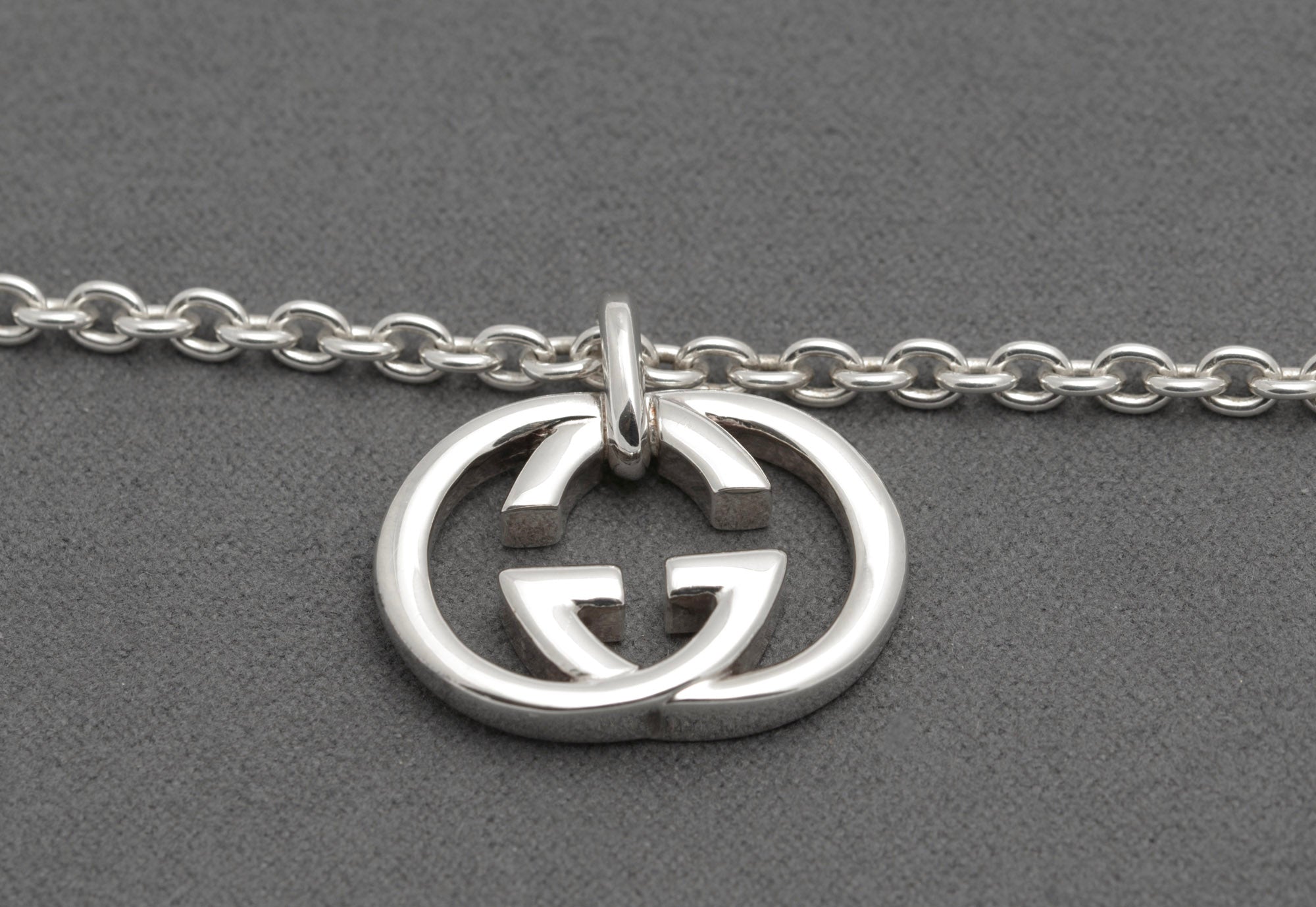 Gucci Double G Heavy Sterling Silver Pendant Necklace - Boxed 925 Italian (C2953)
