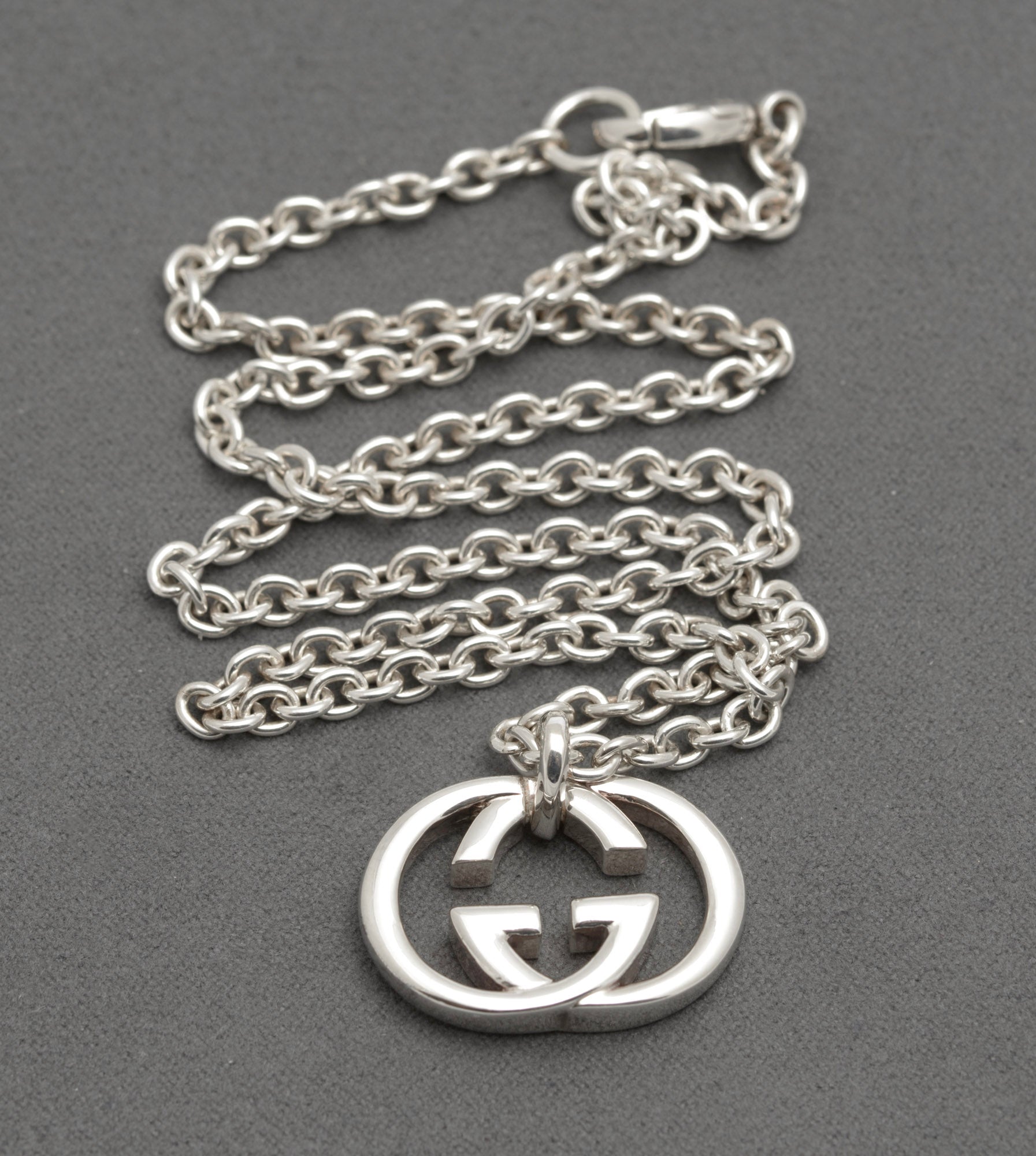 Gucci Double G Heavy Sterling Silver Pendant Necklace - Boxed 925 Italian (C2953)