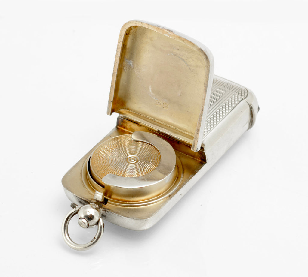 Antique Sterling Silver Combined Vesta and Sovereign Case by Boots Pure Drug Company, Chester 1904 (C2956)