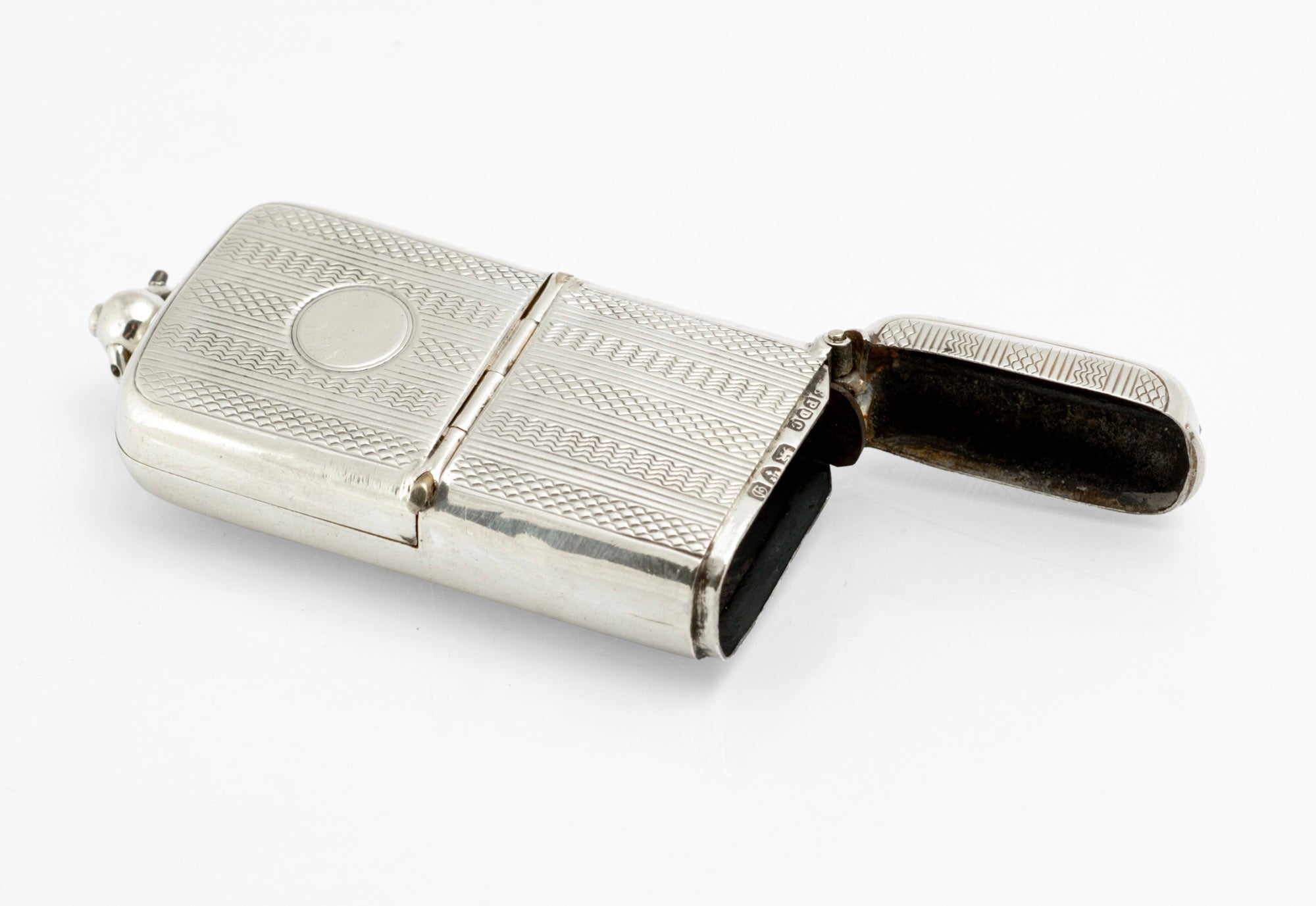 Antique Sterling Silver Combined Vesta and Sovereign Case by Boots Pure Drug Company, Chester 1904 (C2956)