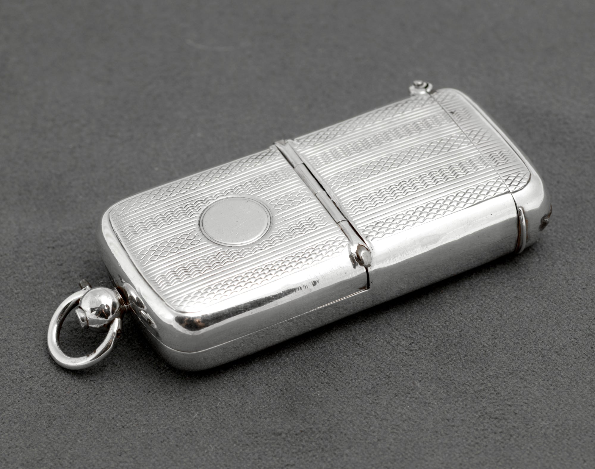 Antique Sterling Silver Combined Vesta and Sovereign Case by Boots Pure Drug Company, Chester 1904 (C2956)
