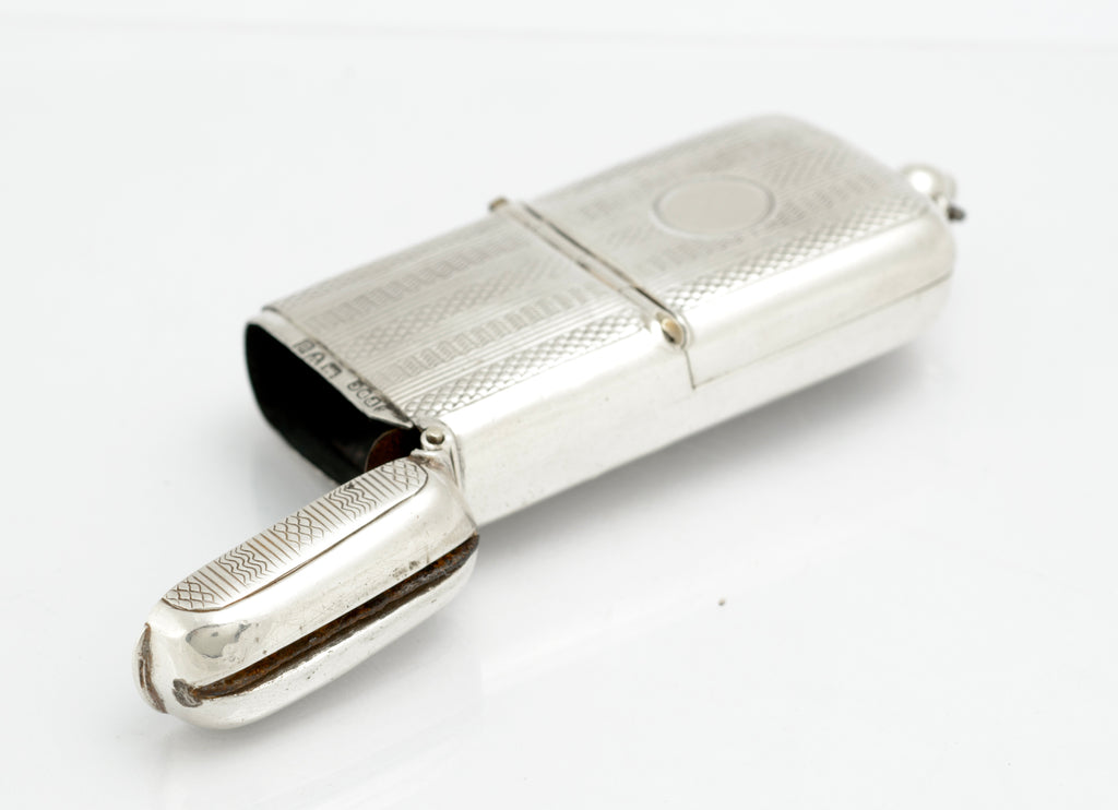 Antique Sterling Silver Combined Vesta and Sovereign Case by Boots Pure Drug Company, Chester 1904 (C2956)