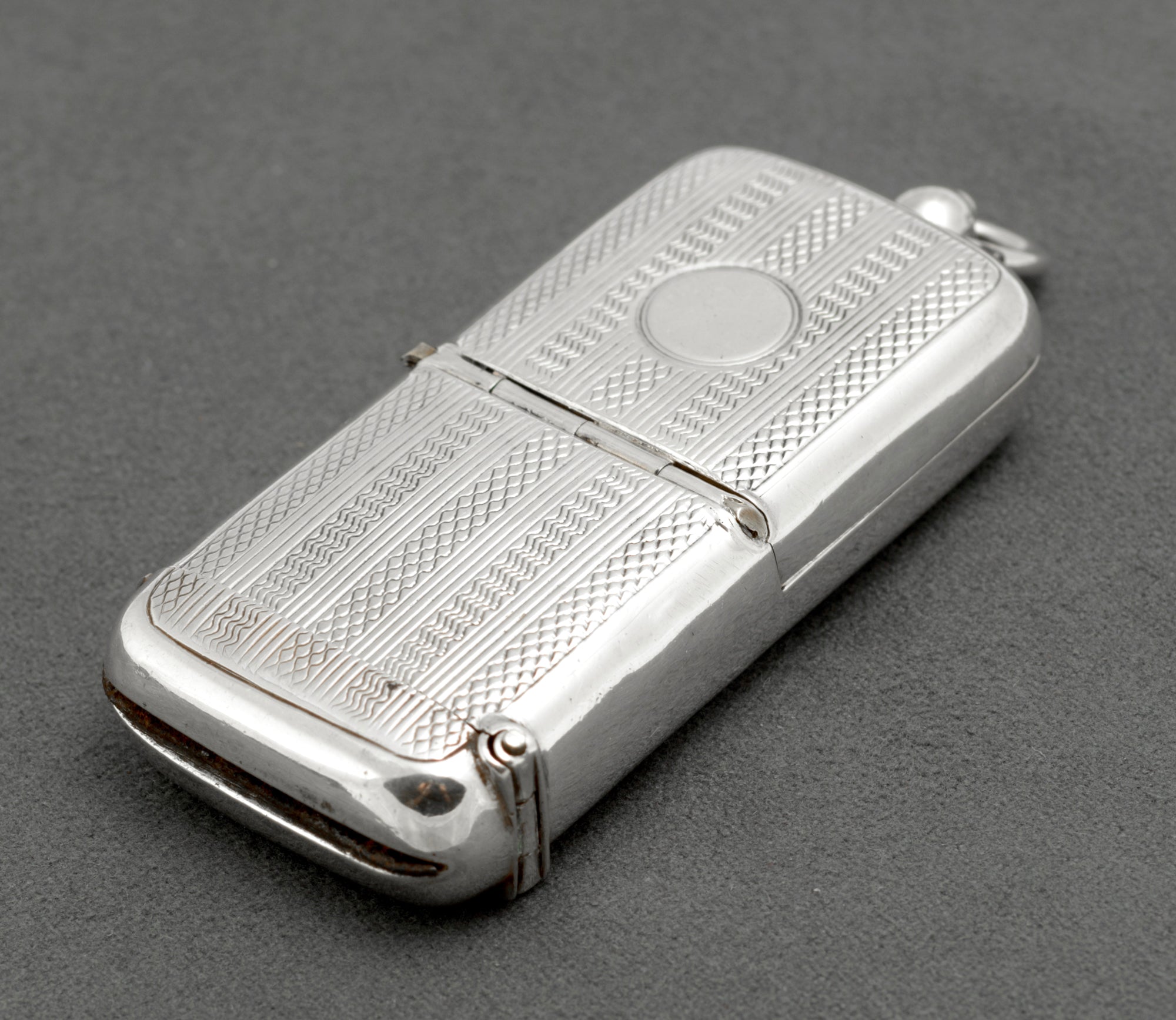 Antique Sterling Silver Combined Vesta and Sovereign Case by Boots Pure Drug Company, Chester 1904 (C2956)