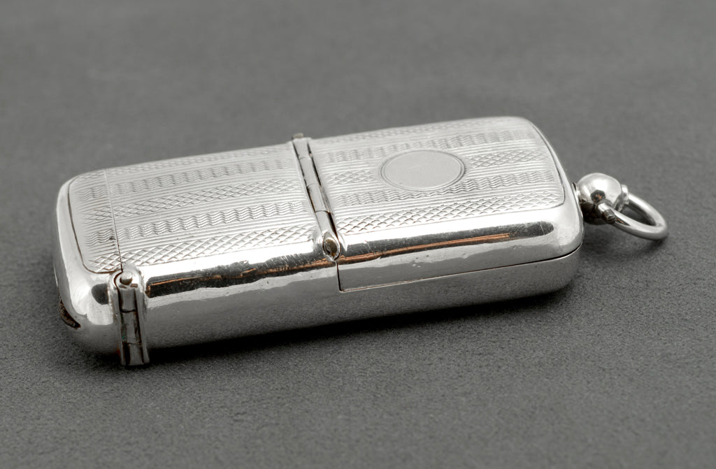 Antique Sterling Silver Combined Vesta and Sovereign Case by Boots Pure Drug Company, Chester 1904 (C2956)