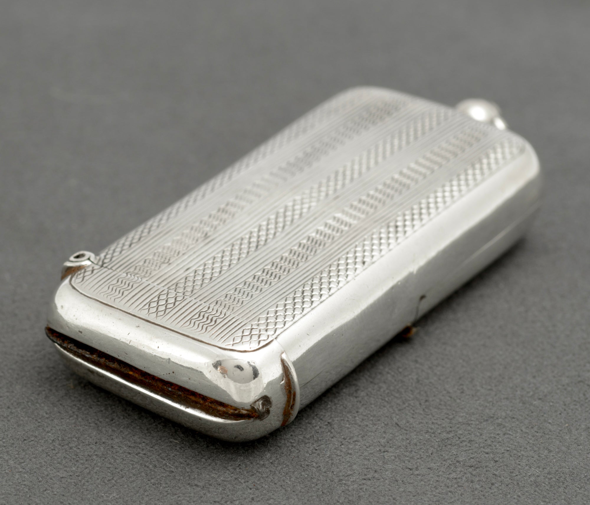Antique Sterling Silver Combined Vesta and Sovereign Case by Boots Pure Drug Company, Chester 1904 (C2956)