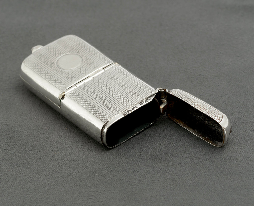 Antique Sterling Silver Combined Vesta and Sovereign Case by Boots Pure Drug Company, Chester 1904 (C2956)