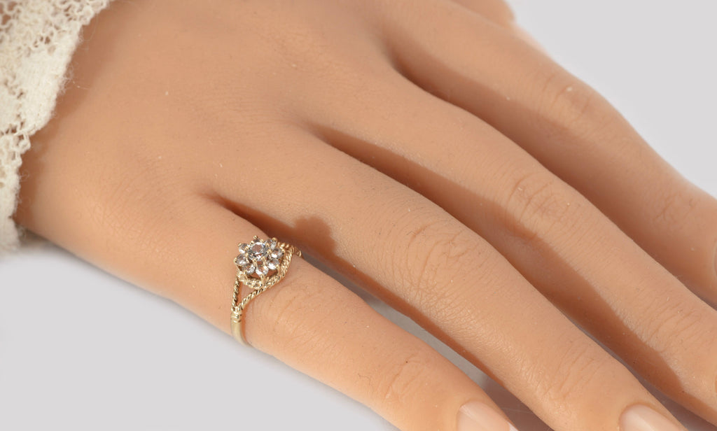 Vintage 9ct Gold Natural Zircon Cluster Ring with Rope Twist Shoulders, Birmingham 1979 UK Size J1/2 (C2959)