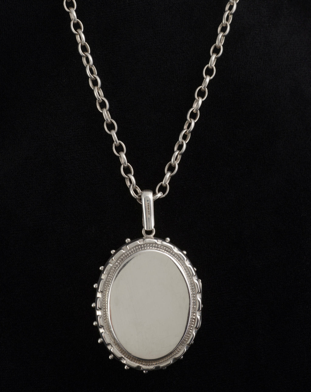 Sterling Silver Victorian Style Large Oval Photo Locket Necklace, Birmingham 1995, CME Ltd (C2962)