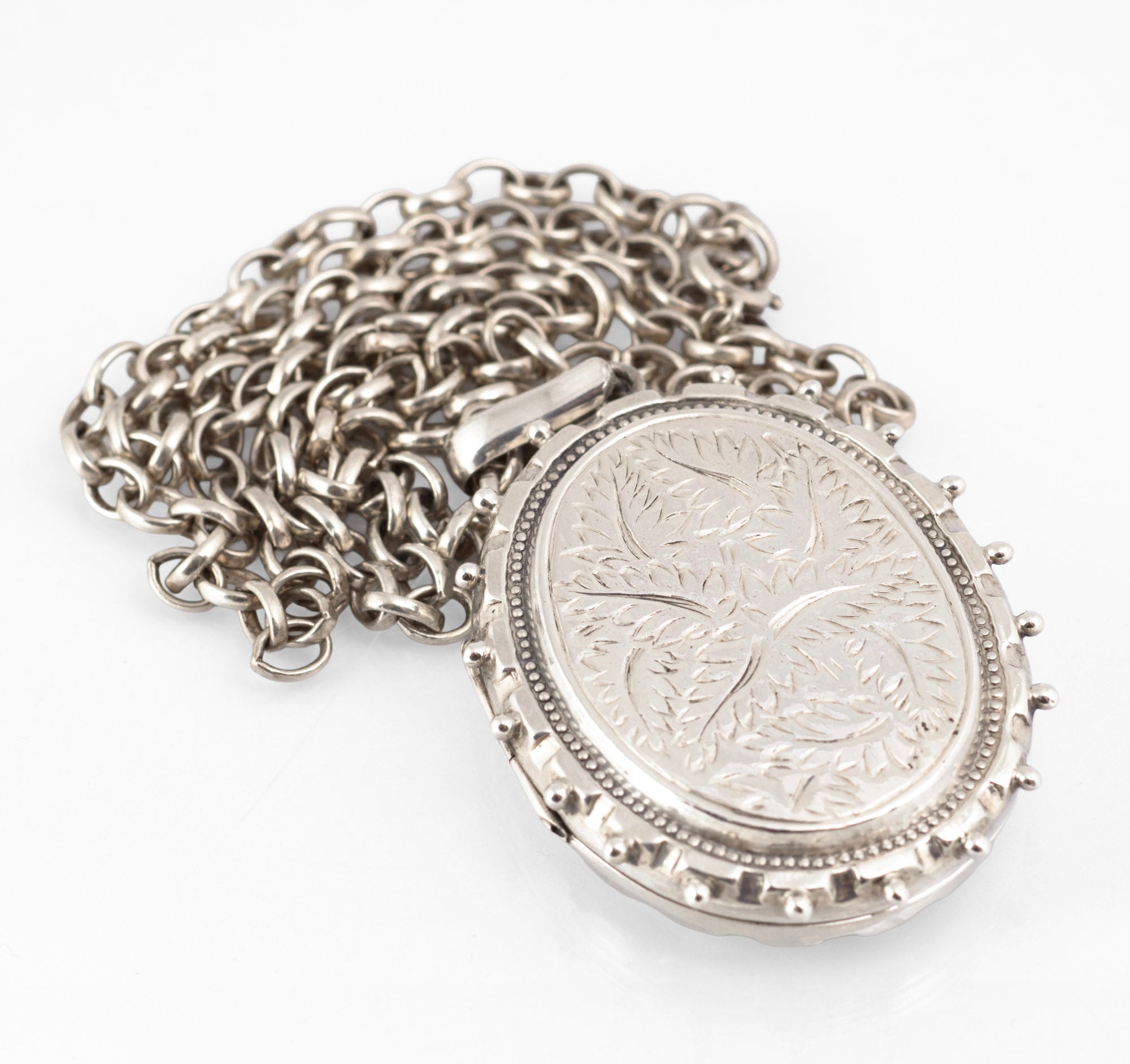 Sterling Silver Victorian Style Large Oval Photo Locket Necklace, Birmingham 1995, CME Ltd (C2962)