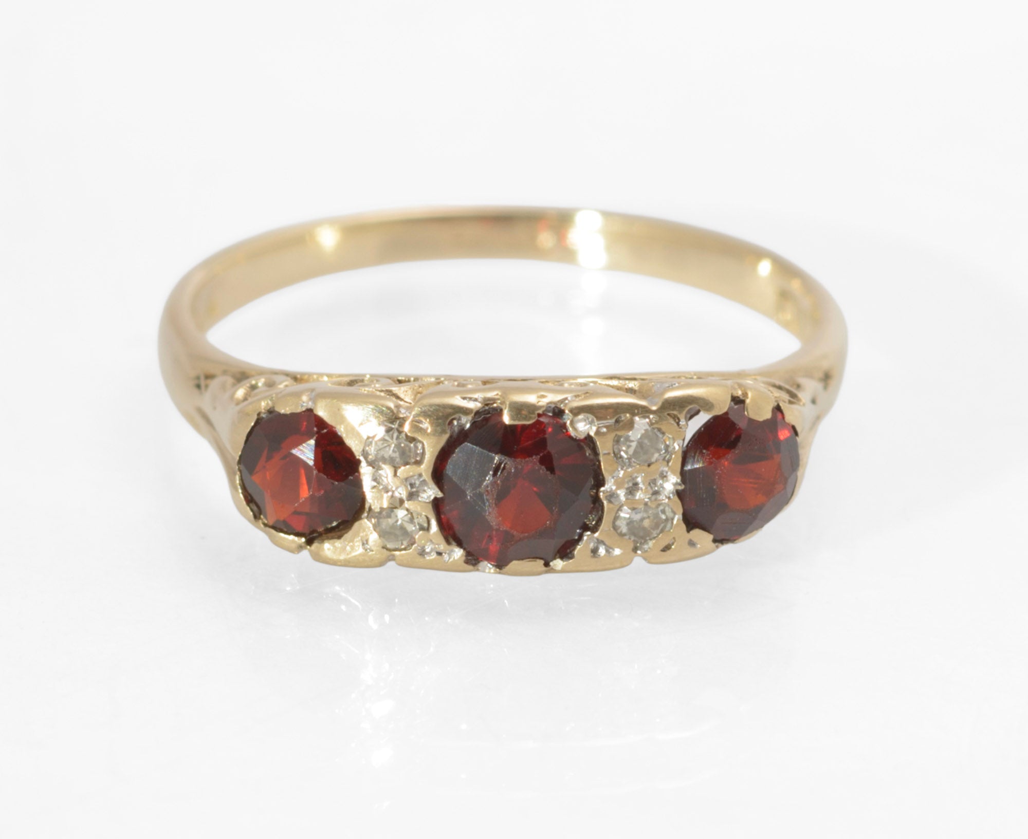 Vintage 9ct Gold Natural Garnet and Diamond Victorian Style Ring, London 1985 UK Size M (C2964)