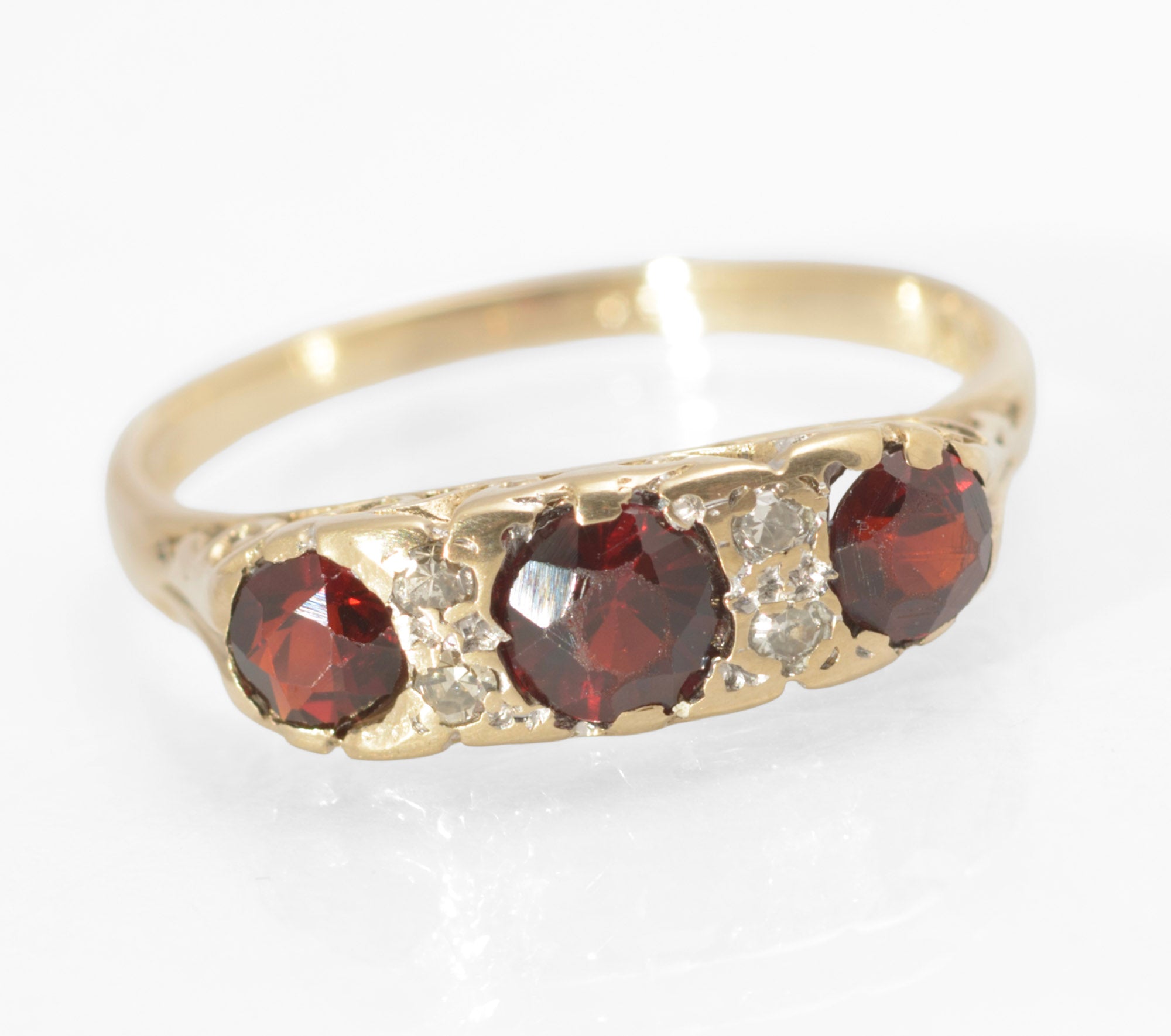 Vintage 9ct Gold Natural Garnet and Diamond Victorian Style Ring, London 1985 UK Size M (C2964)