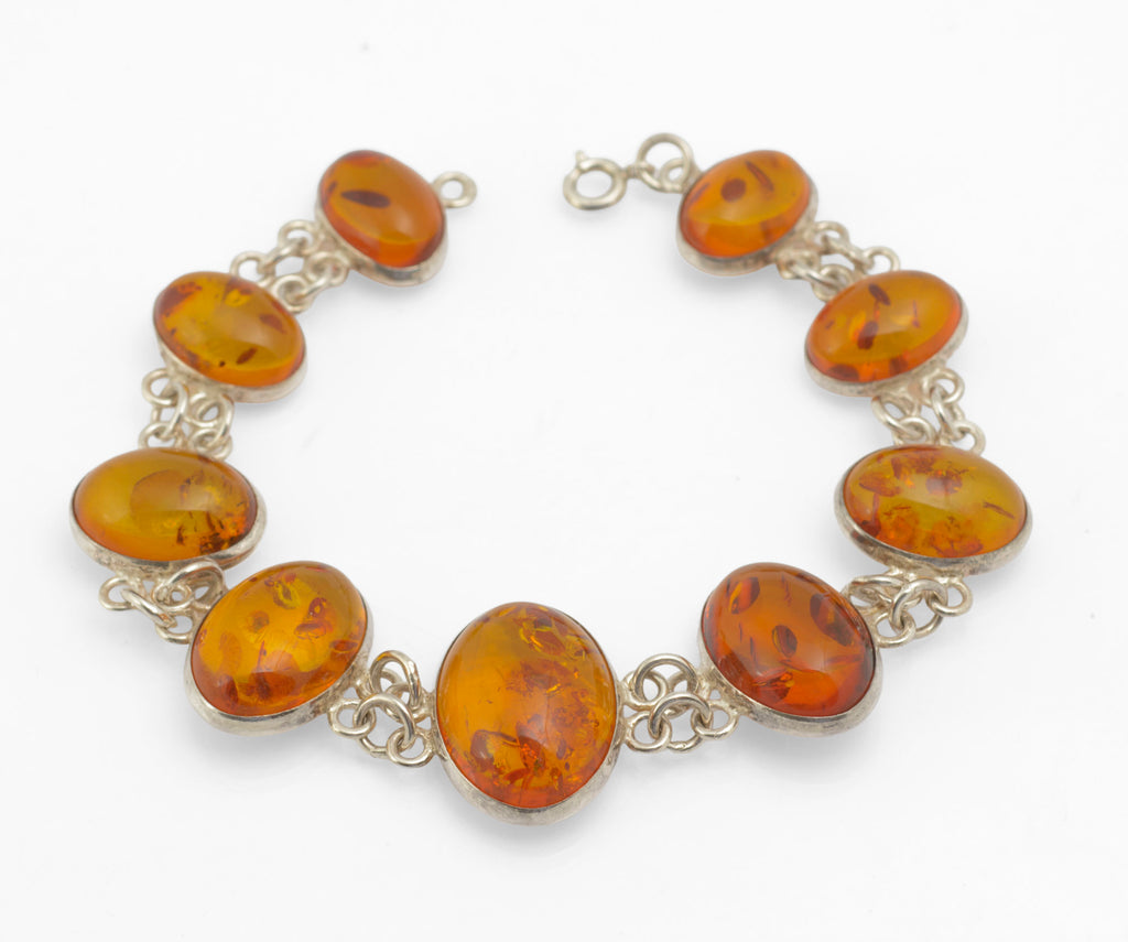 Vintage Baltic Amber and Sterling Silver Graduated Cabochon Bracelet, 1980s (C2968)
