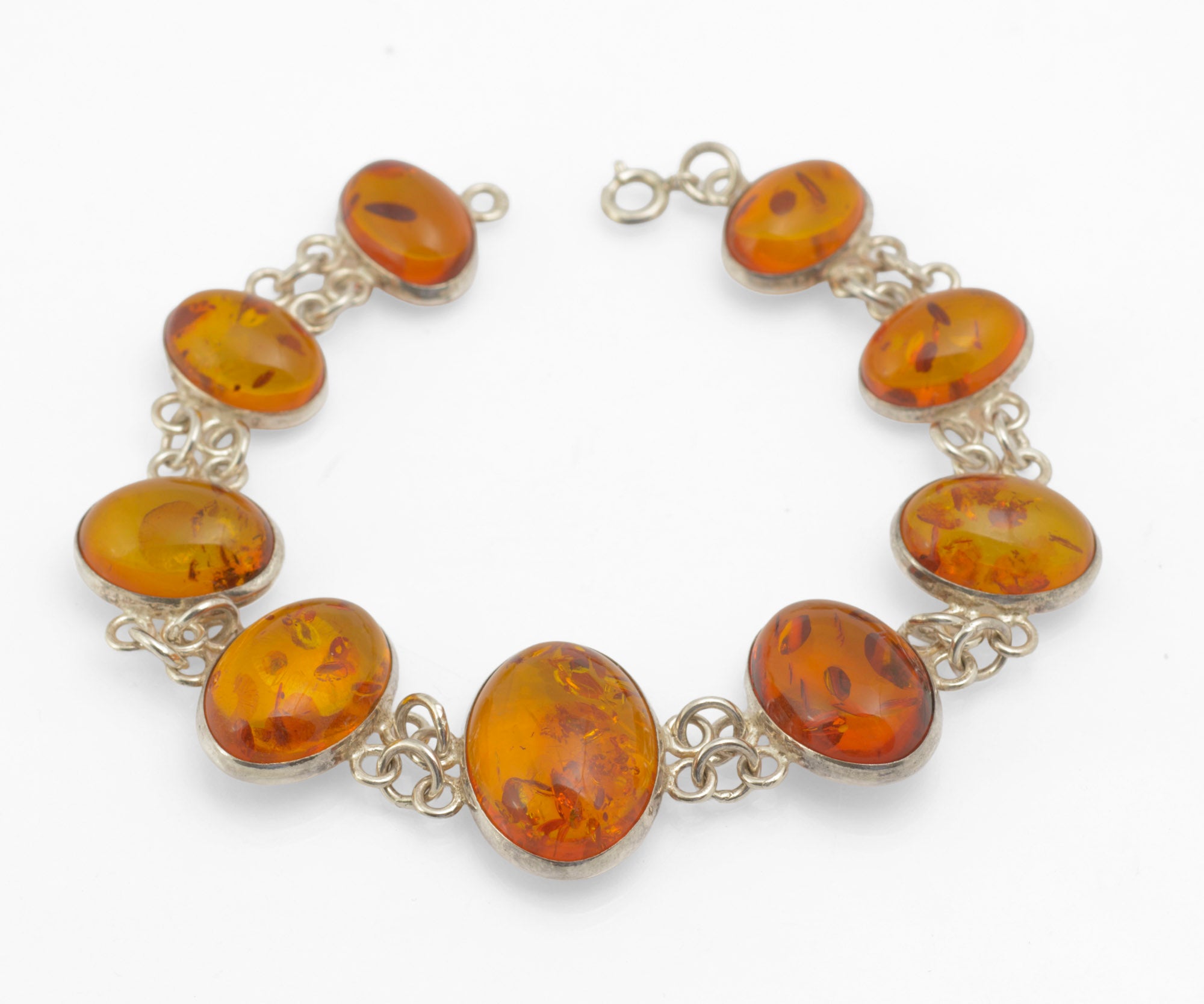 Vintage Baltic Amber and Sterling Silver Graduated Cabochon Bracelet, 1980s (C2968)