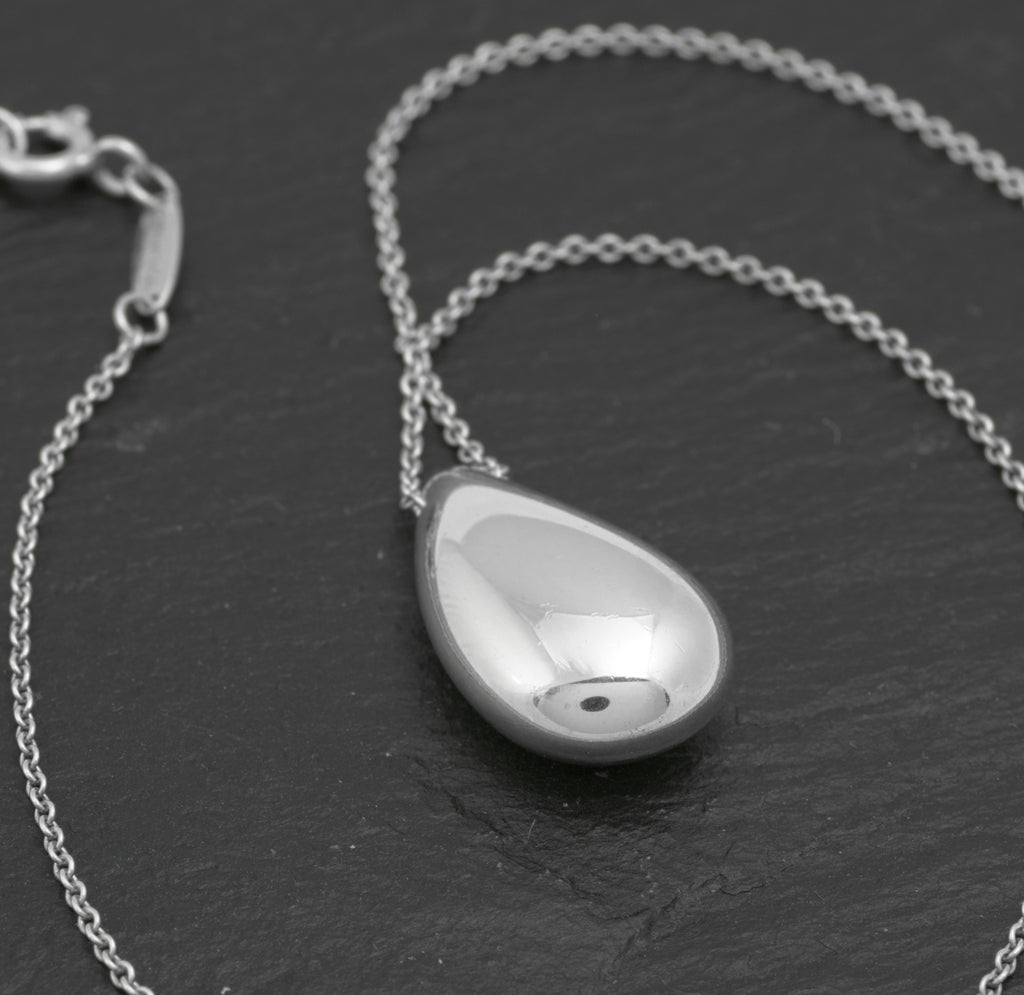 Elsa Peretti for Tiffany & Co. Sterling Silver Teardrop Necklace - 22mm - 46cm Chain - C2976